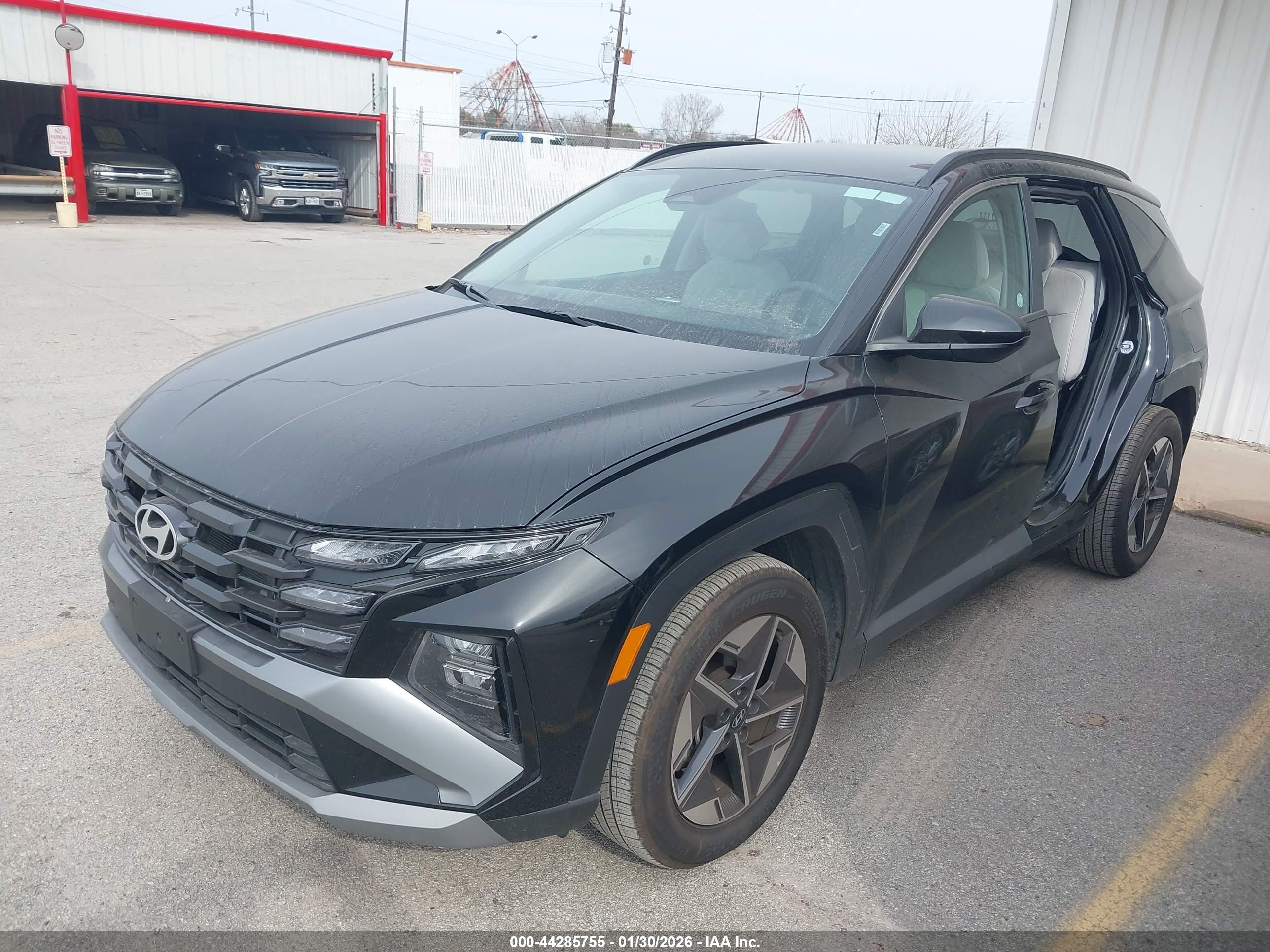 HYUNDAI TUCSON image 2