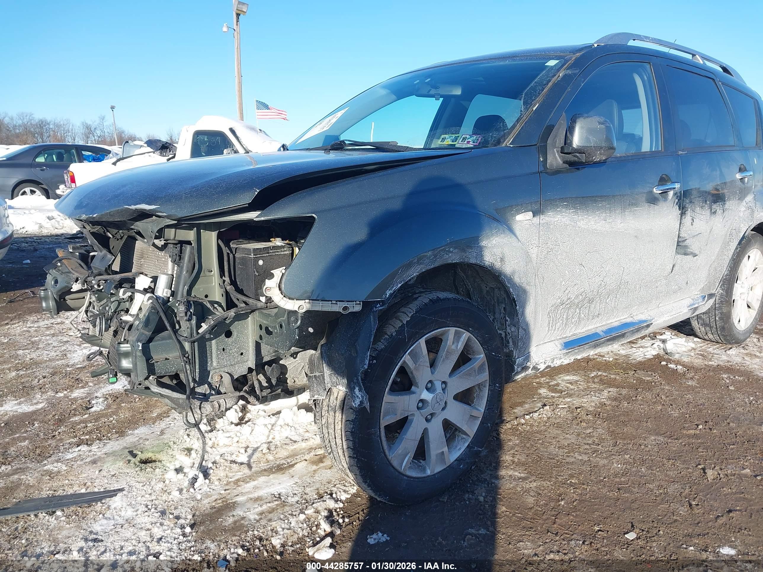 MITSUBISHI OUTLANDER image 6