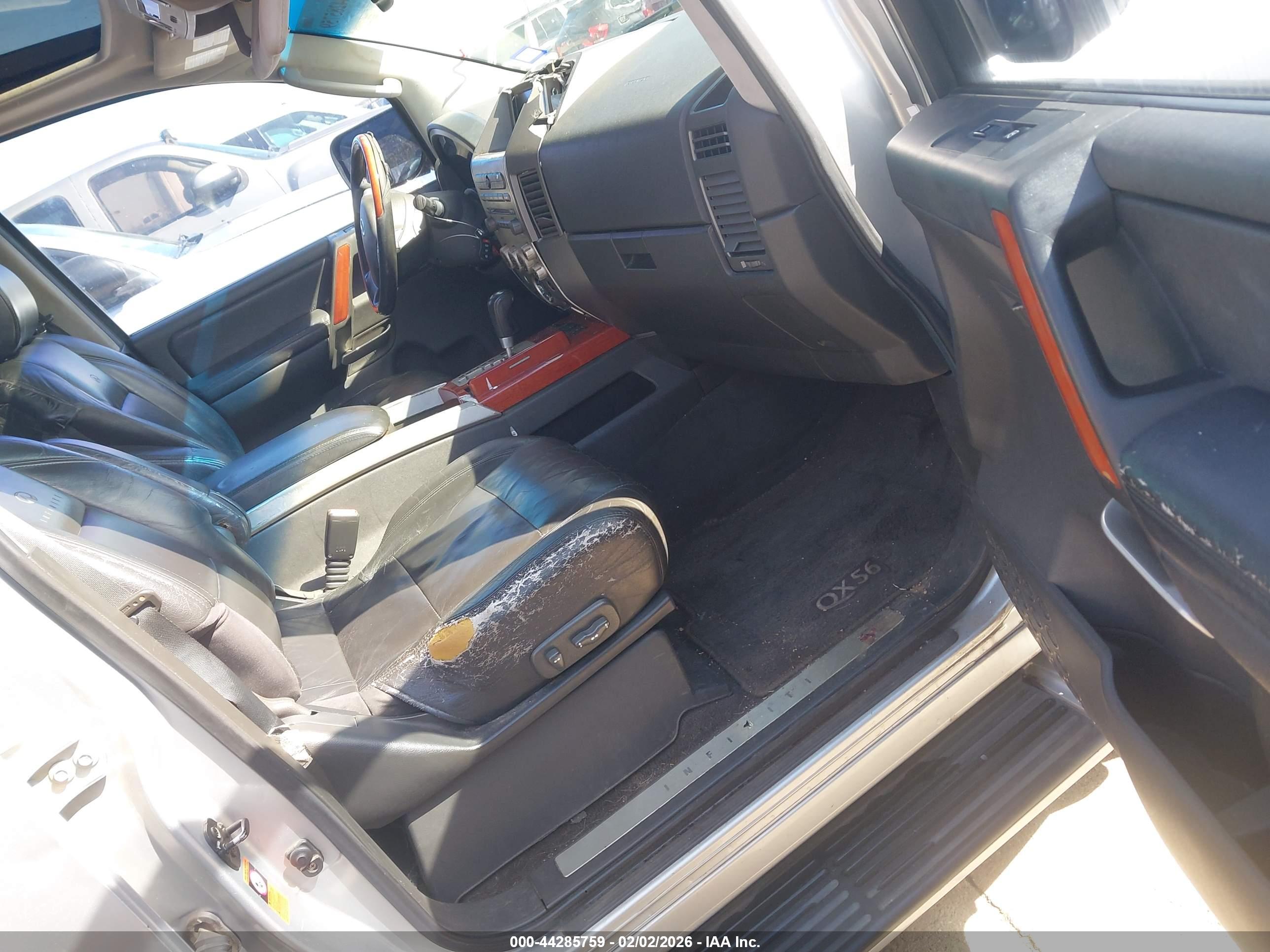 INFINITI QX56 image 5