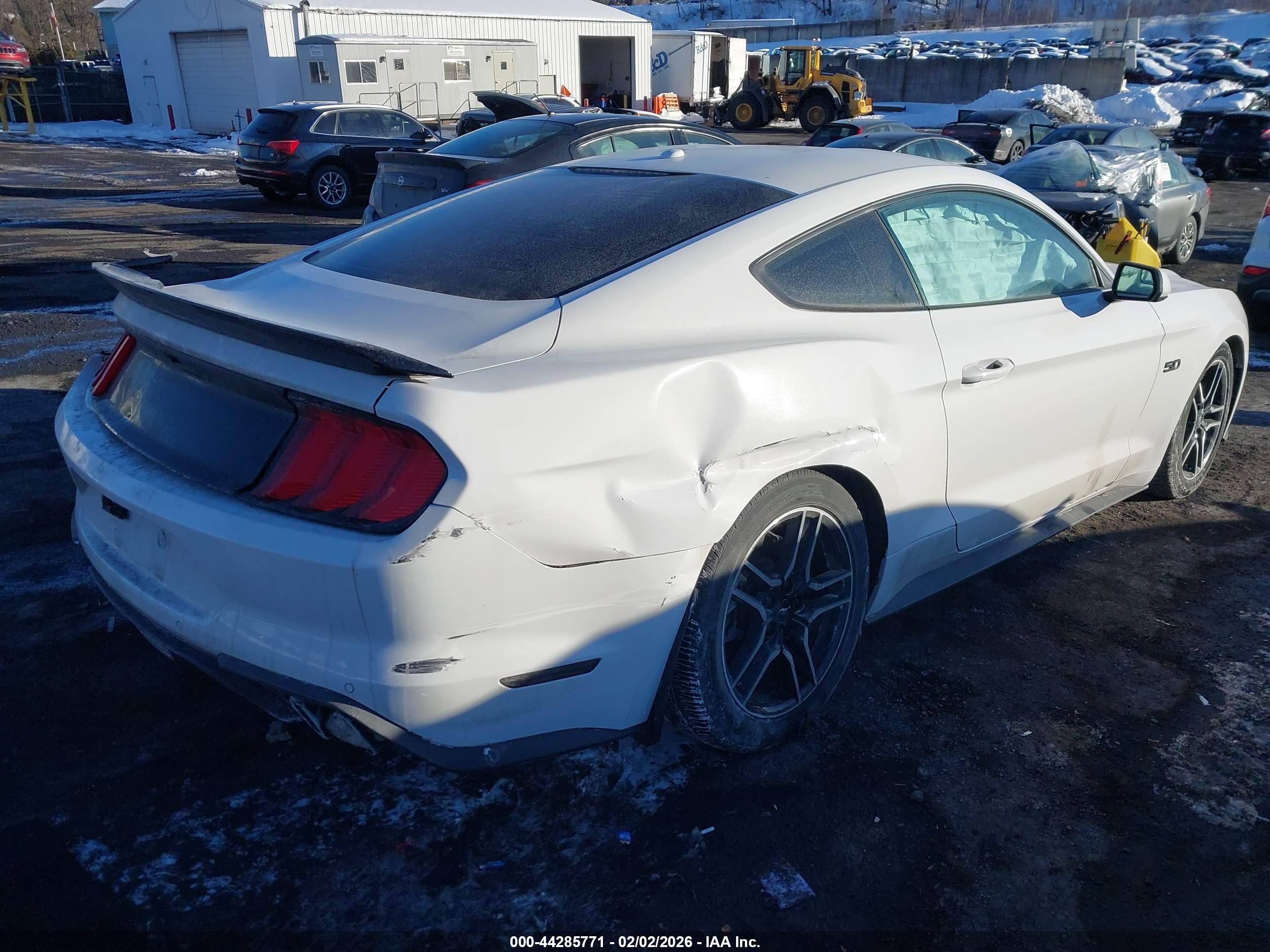FORD MUSTANG image 4