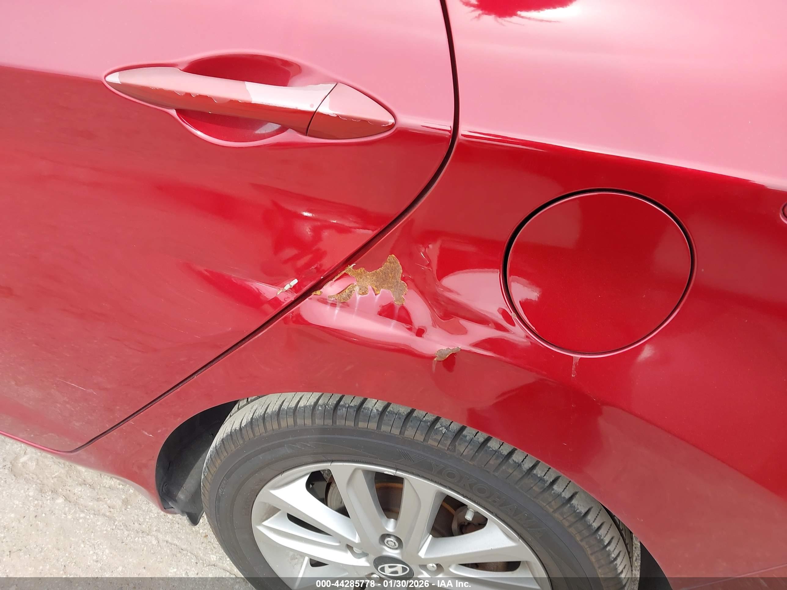 HYUNDAI ELANTRA image 6