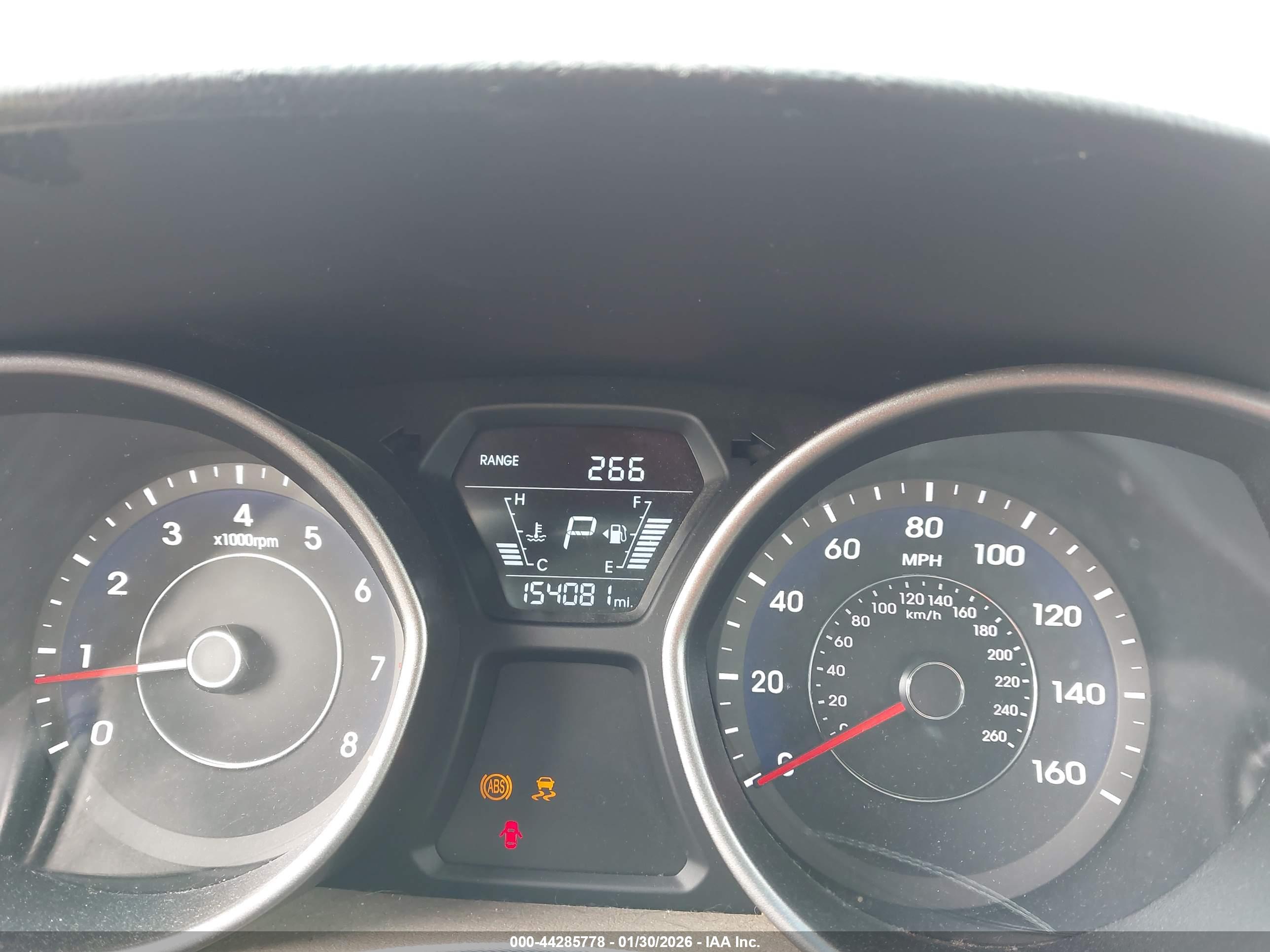 HYUNDAI ELANTRA image 7