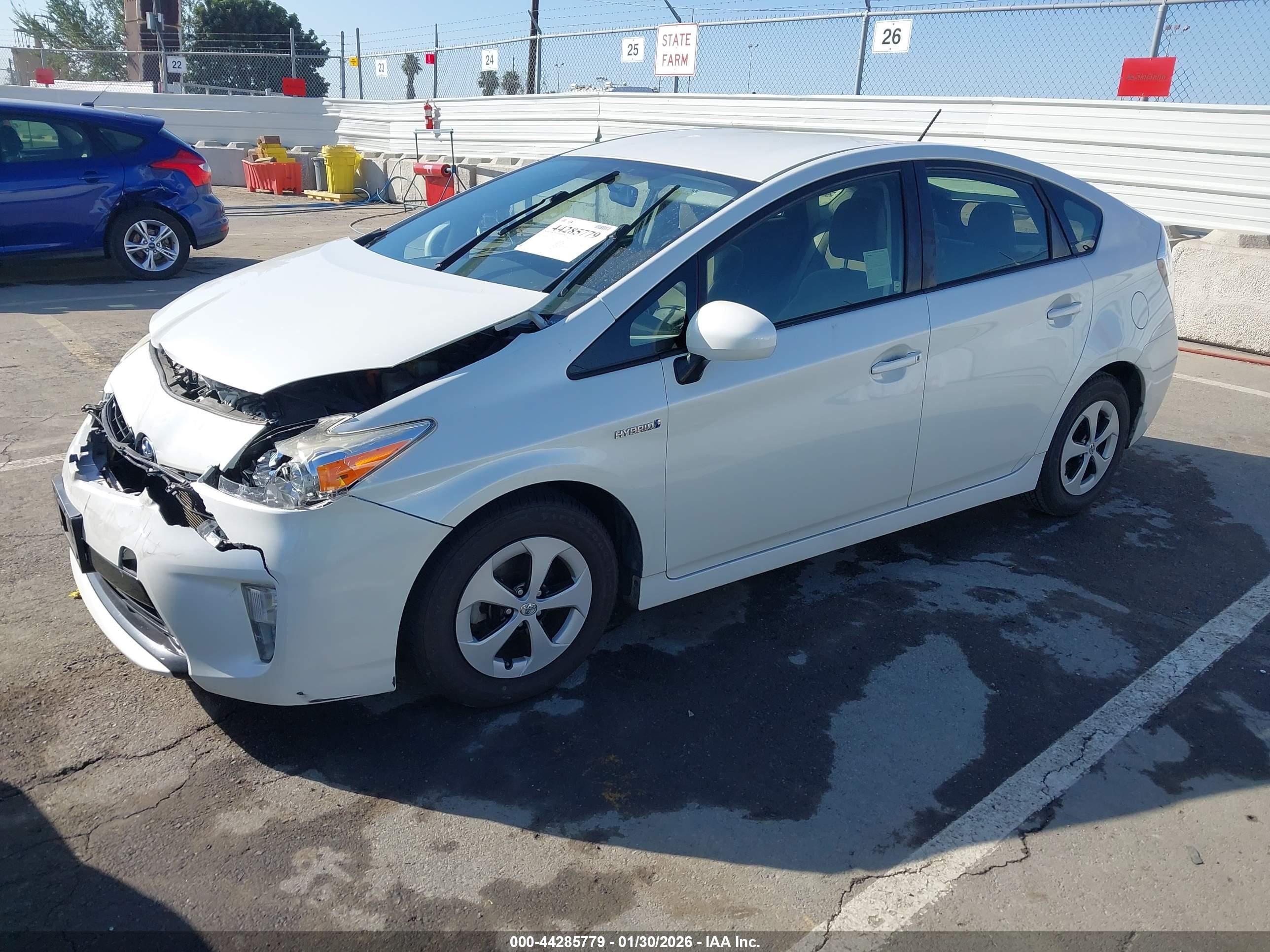 TOYOTA PRIUS image 2
