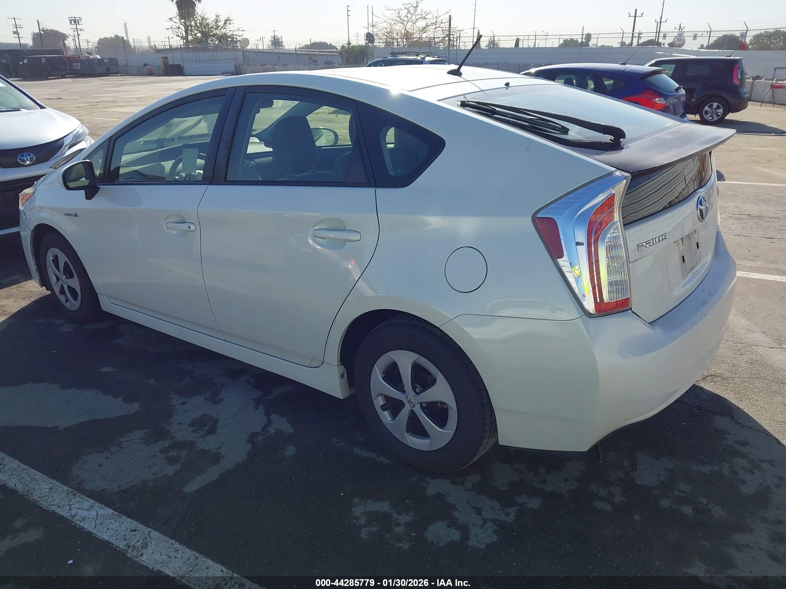 TOYOTA PRIUS image 3