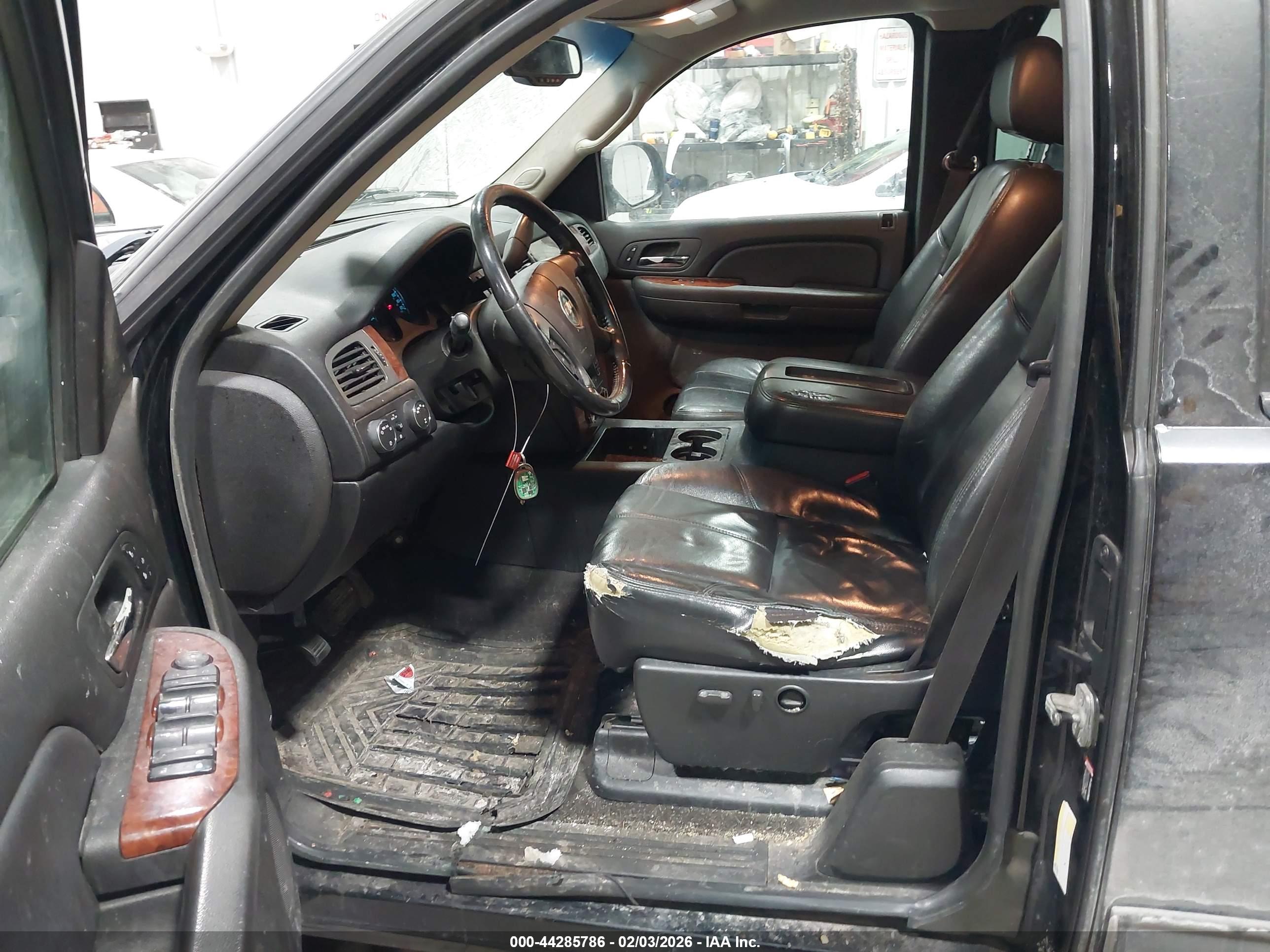 CHEVROLET SILVERADO image 5