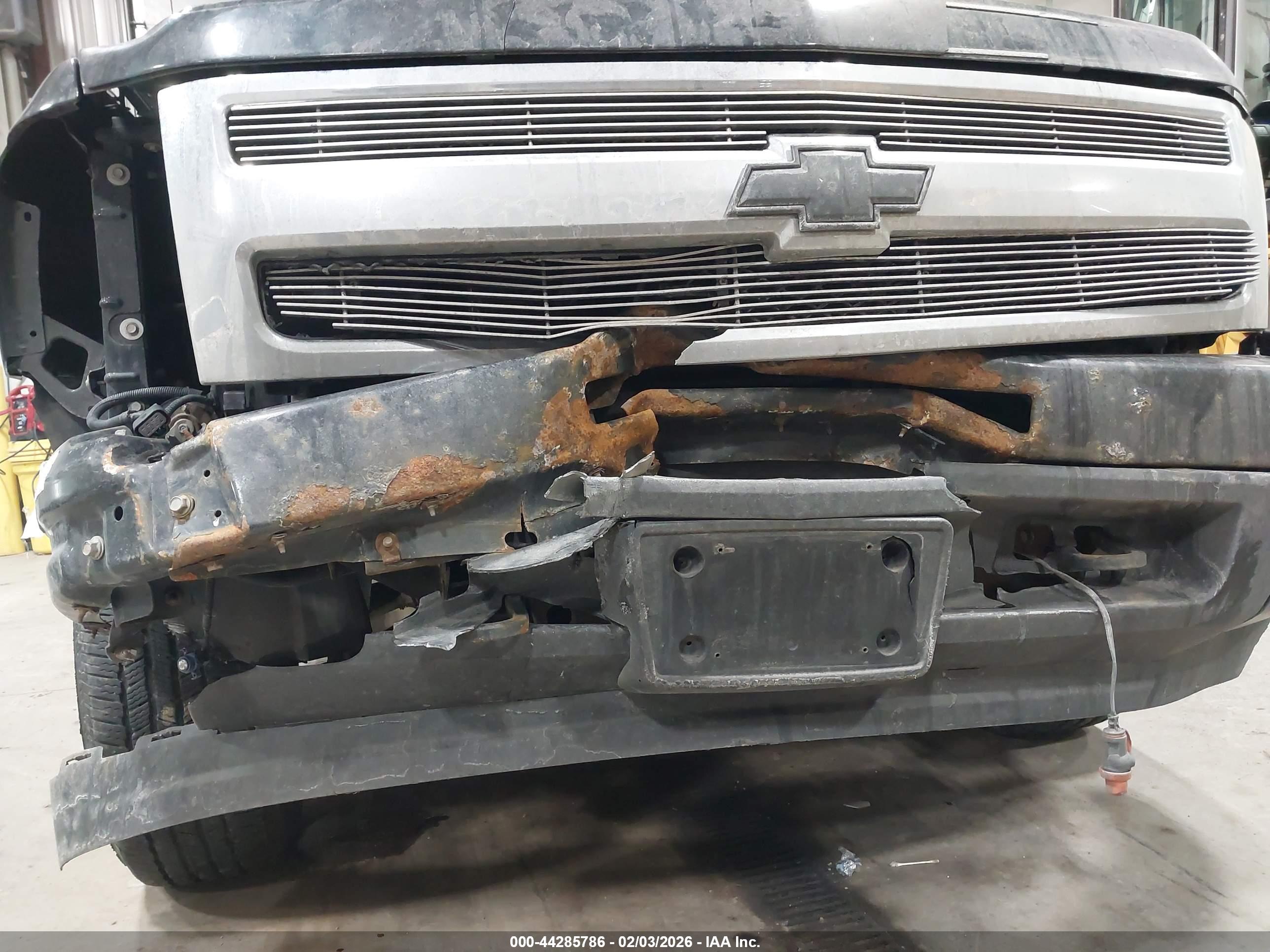 CHEVROLET SILVERADO image 6