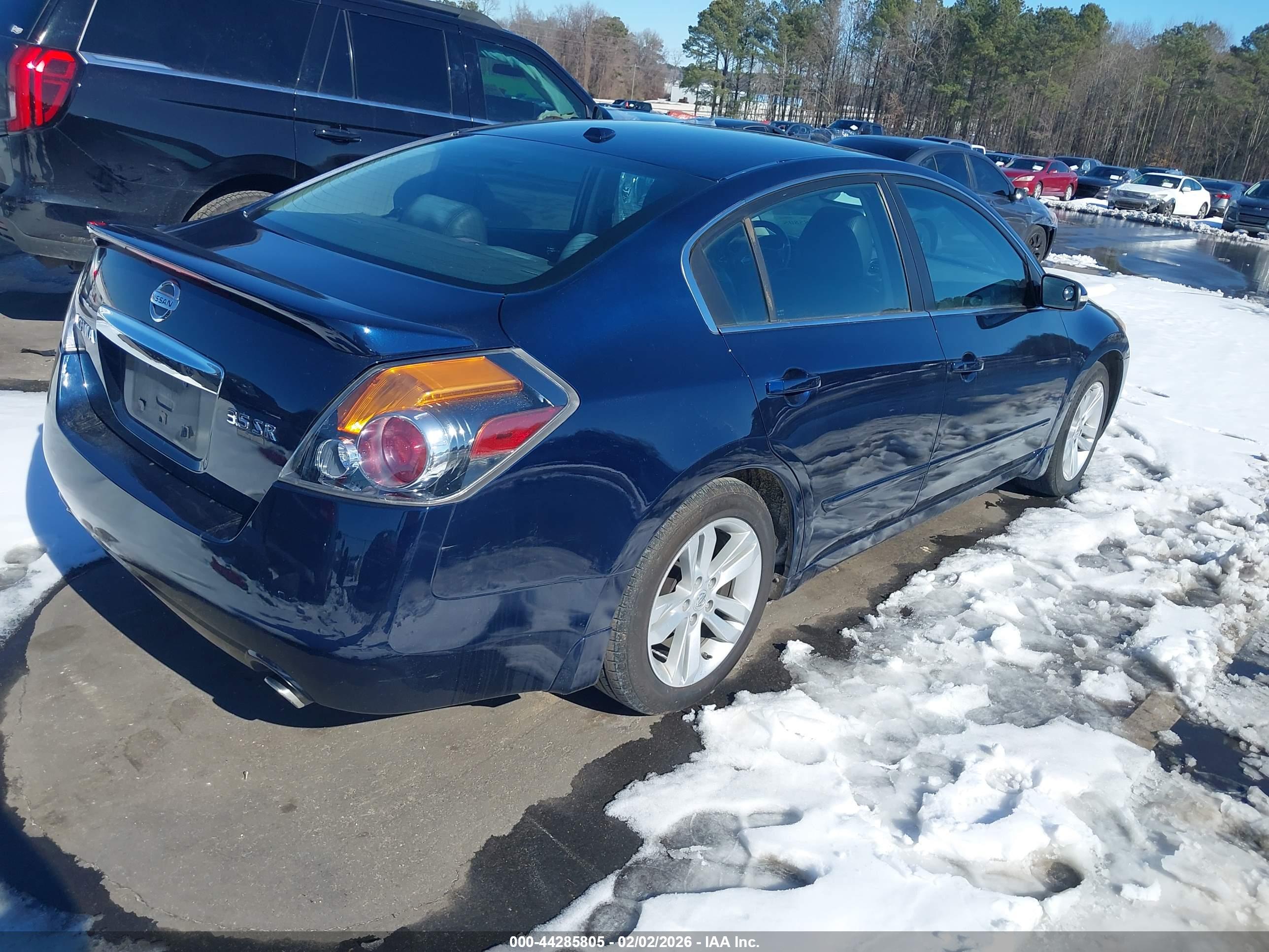 NISSAN ALTIMA image 4
