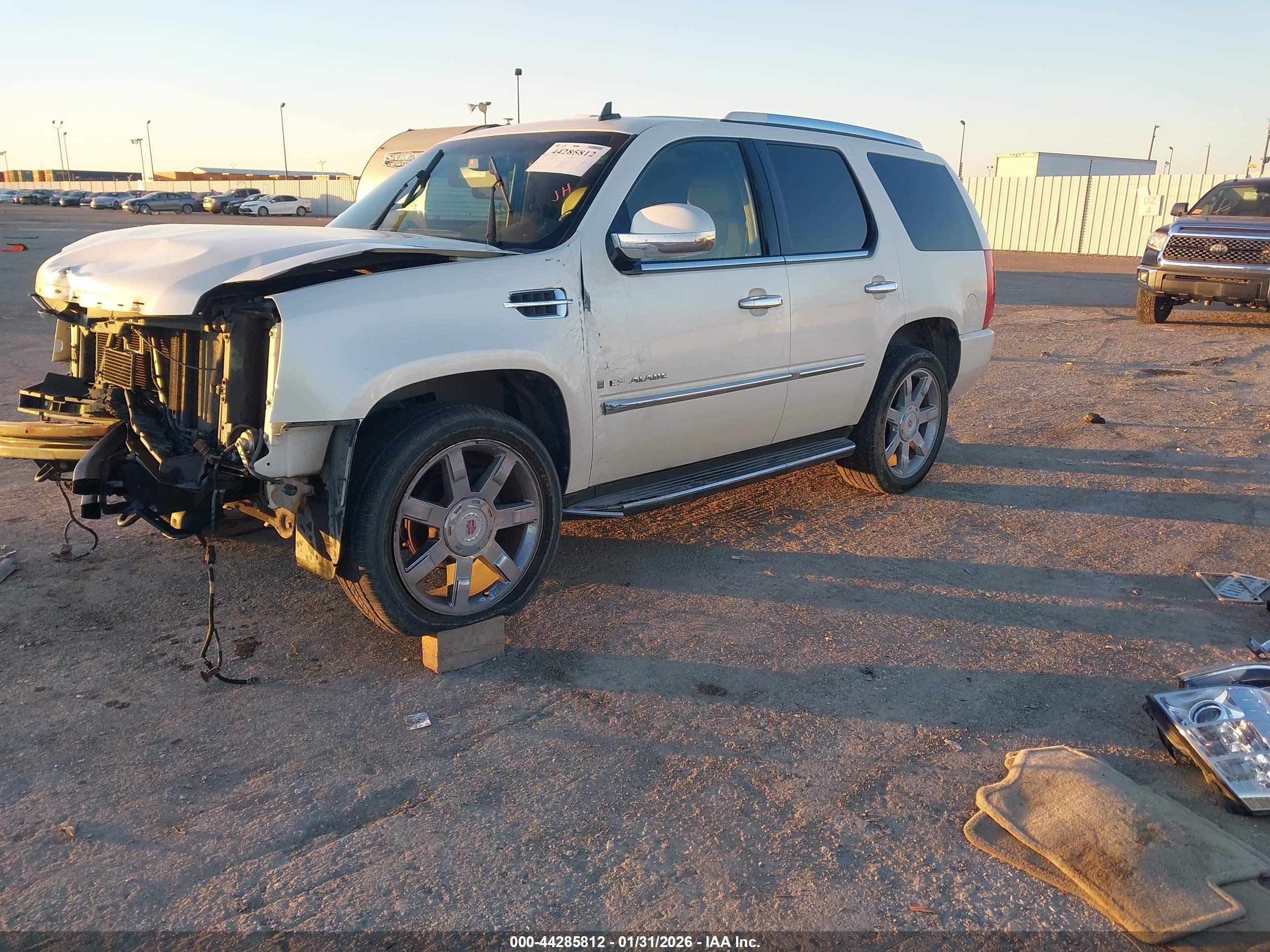 CADILLAC ESCALADE image 2