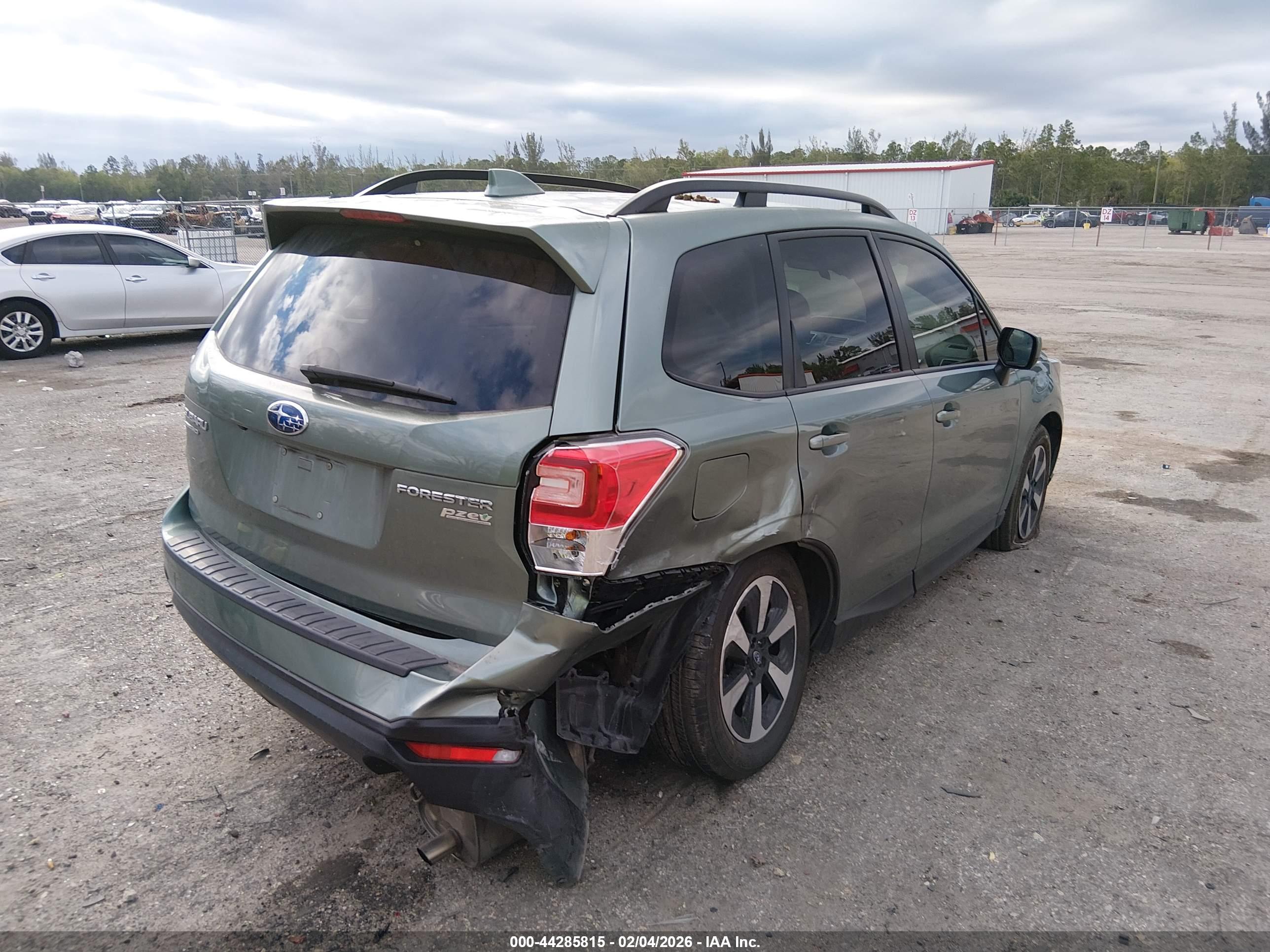SUBARU FORESTER image 4