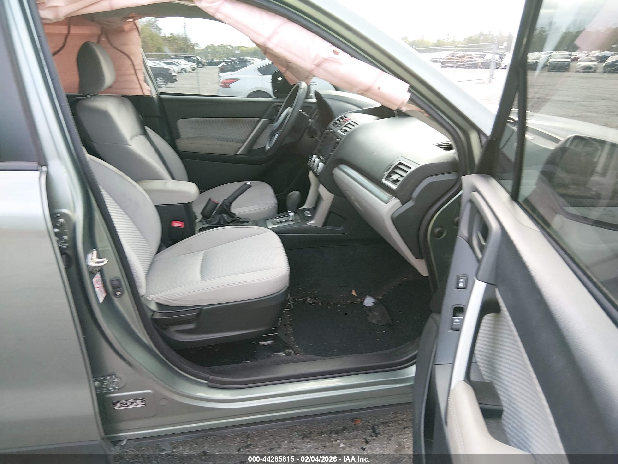 SUBARU FORESTER image 5