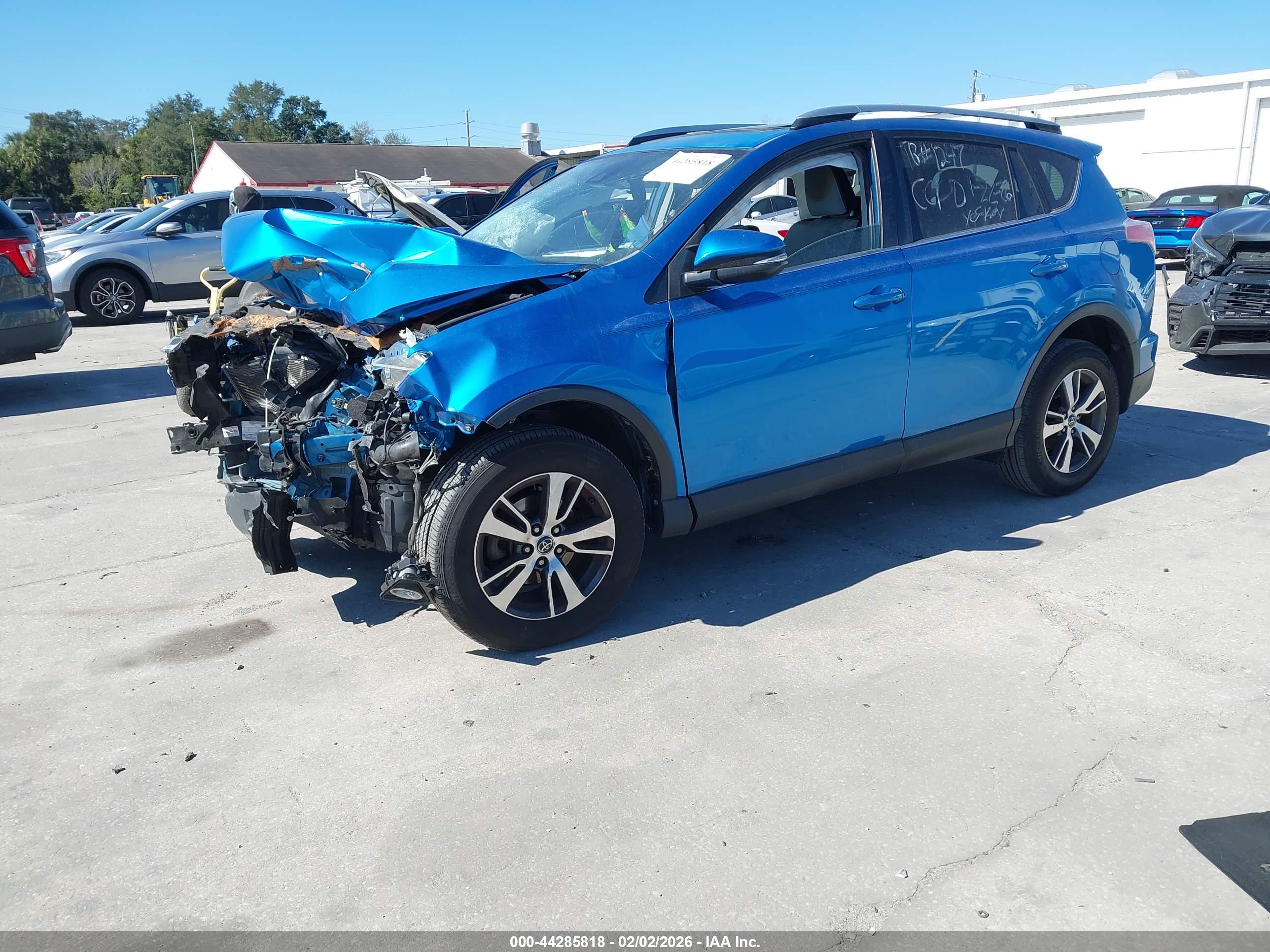 TOYOTA RAV4 image 2