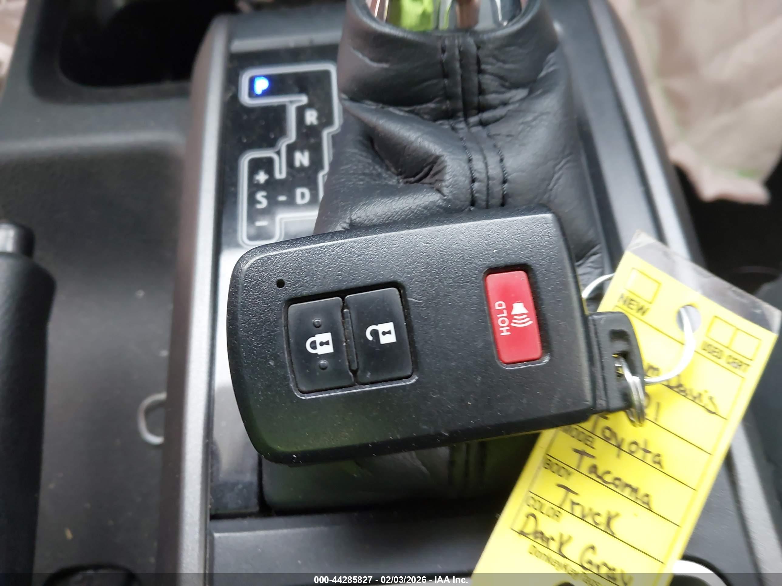 TOYOTA TACOMA image 11