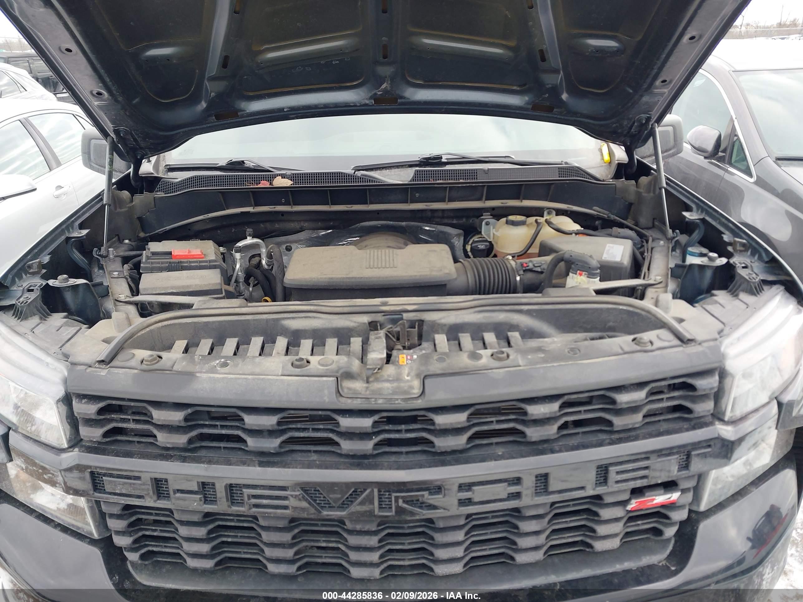 CHEVROLET SILVERADO image 10