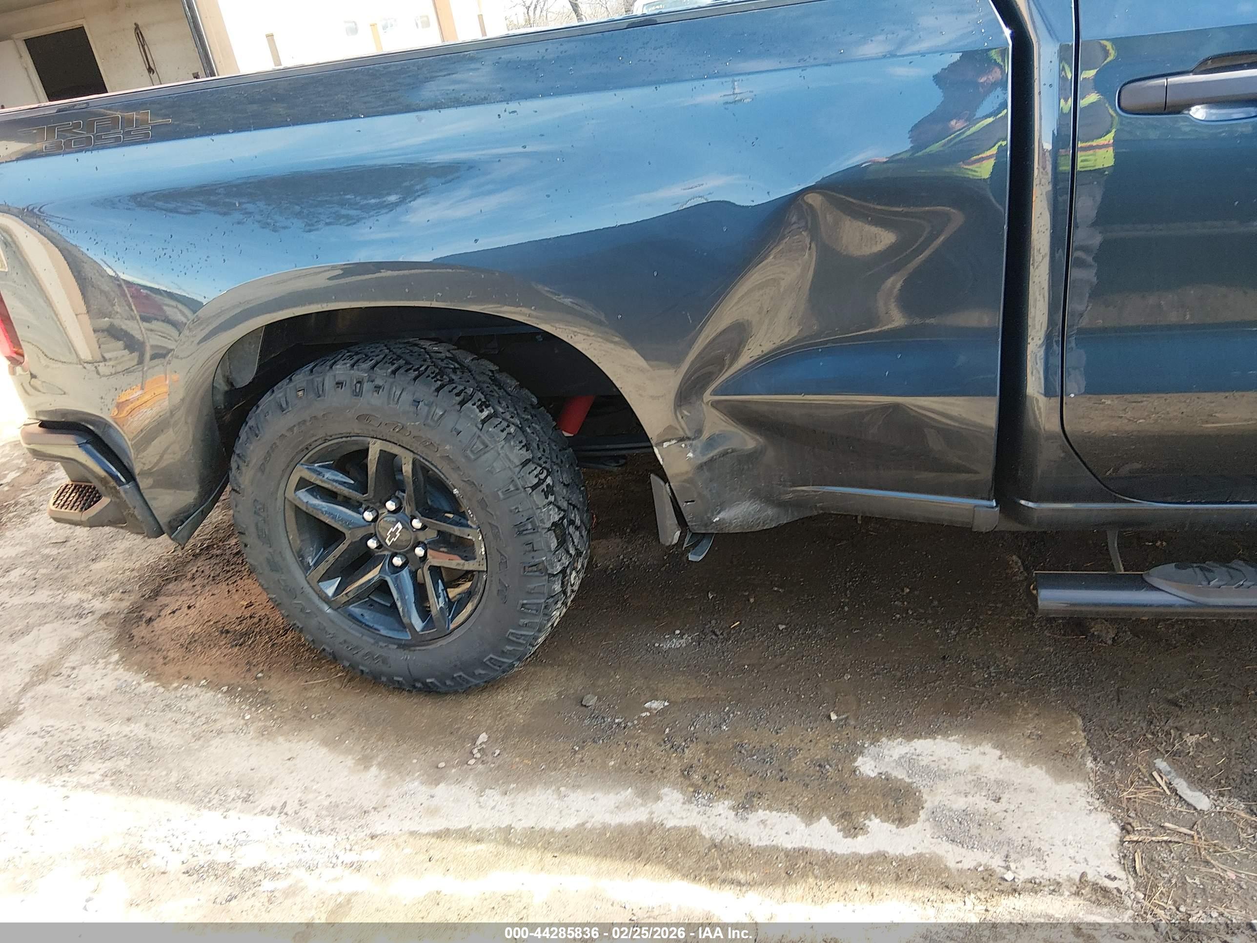 CHEVROLET SILVERADO image 6