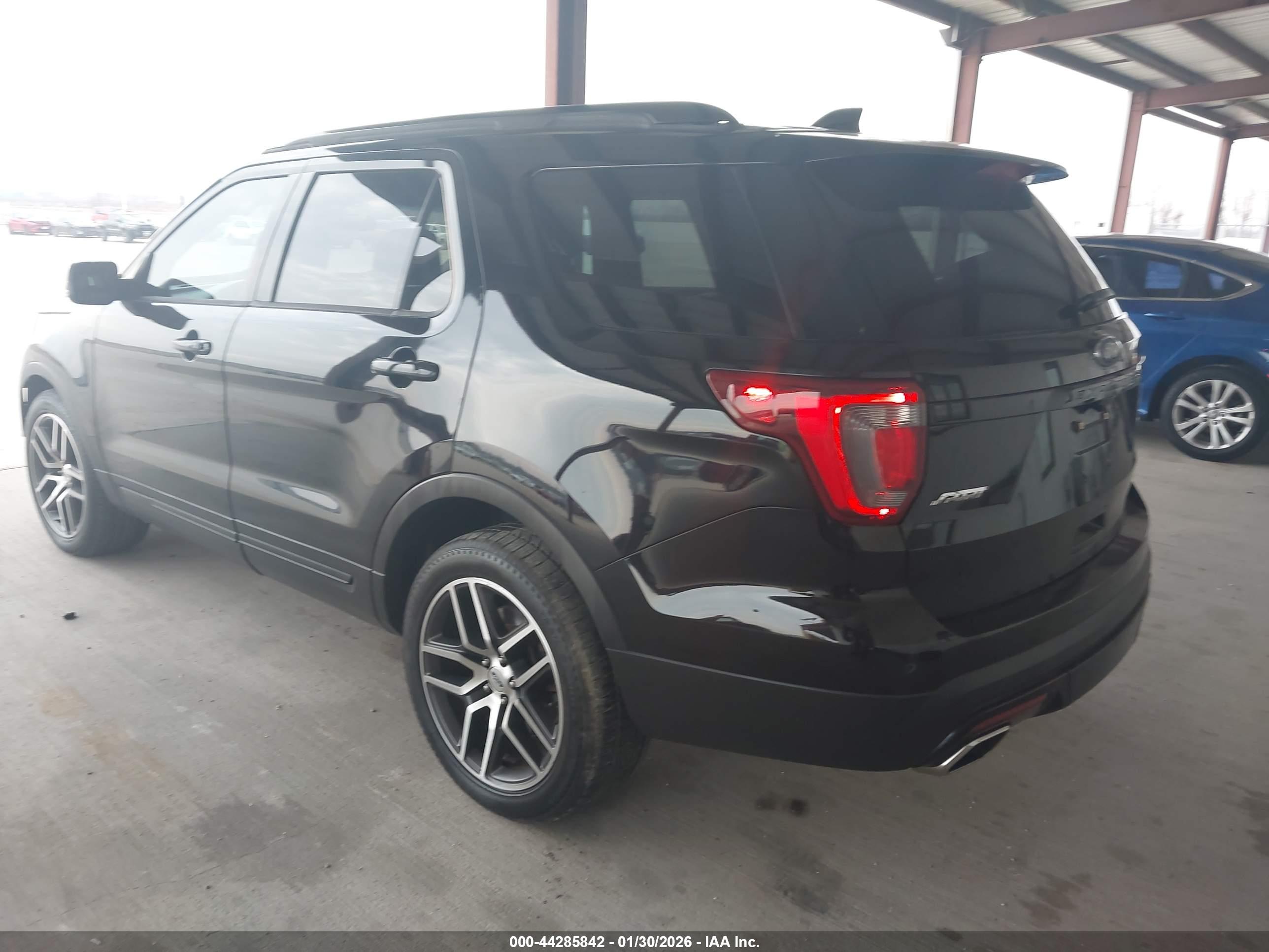 FORD EXPLORER image 3