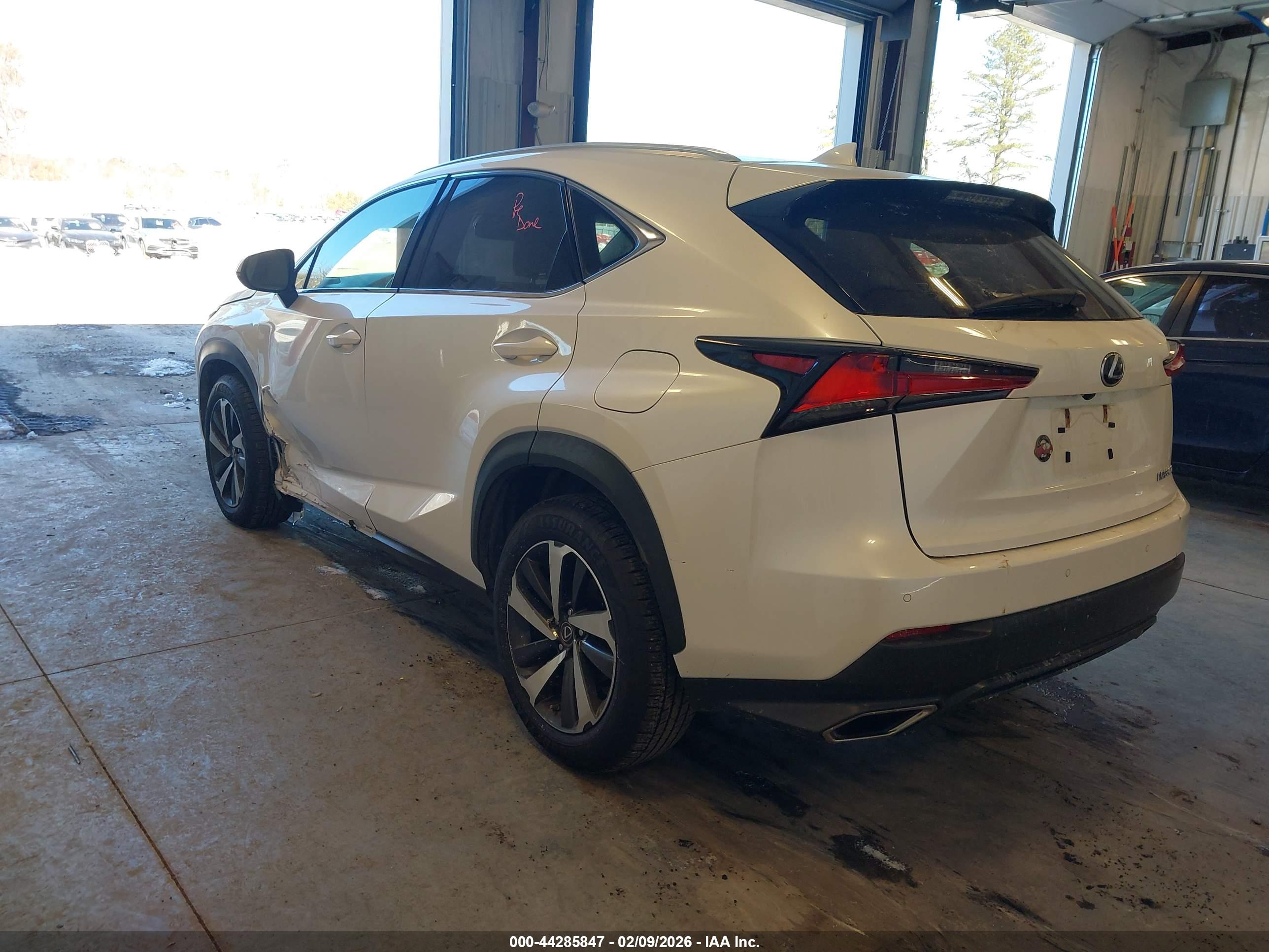 LEXUS NX image 3