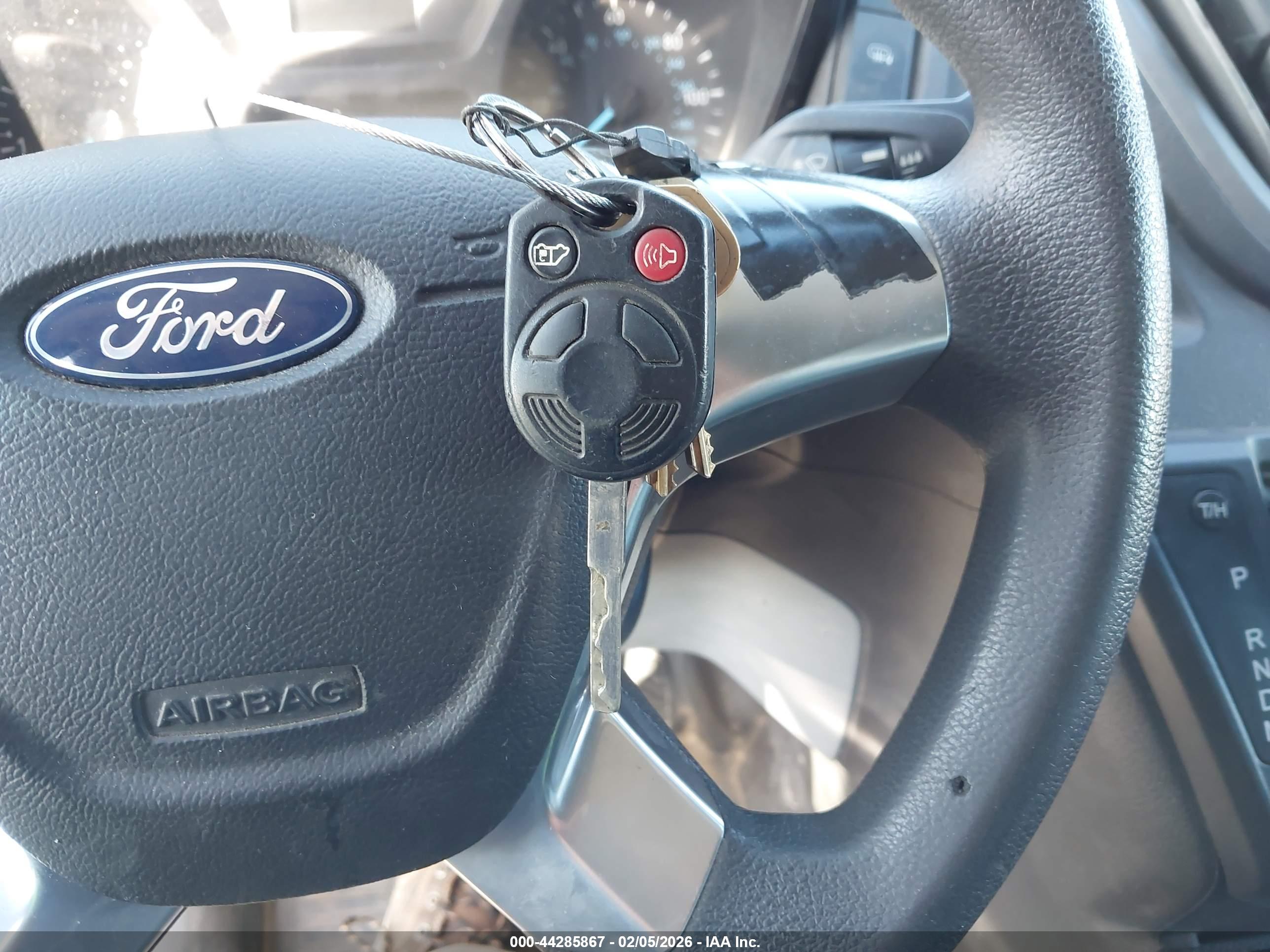 FORD TRANSIT-250 image 11