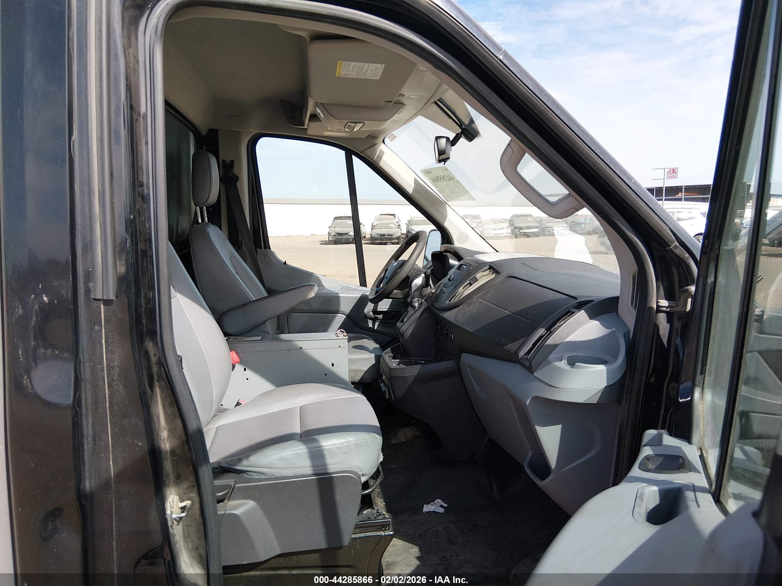 FORD TRANSIT-350 image 5