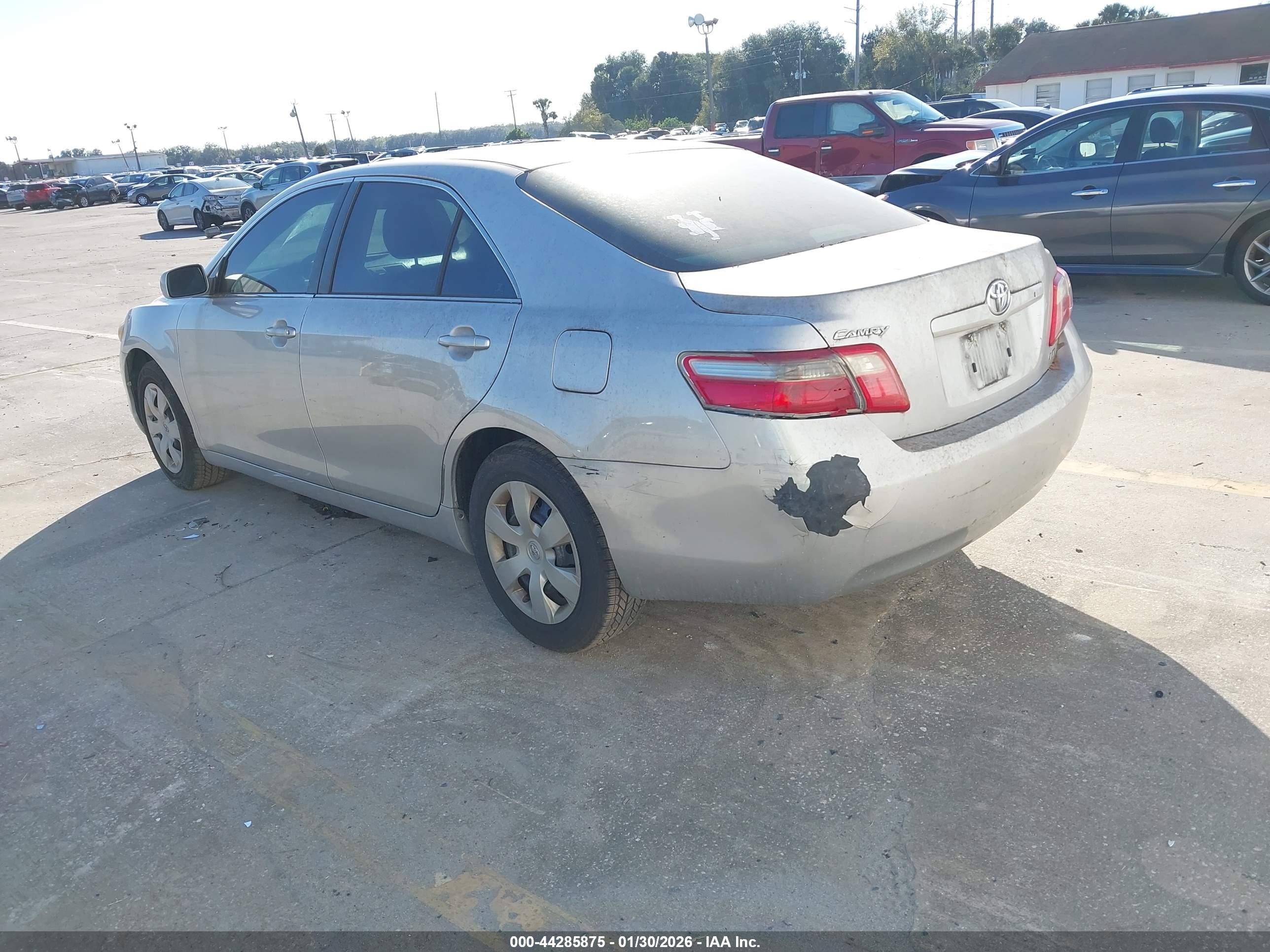 TOYOTA CAMRY image 3