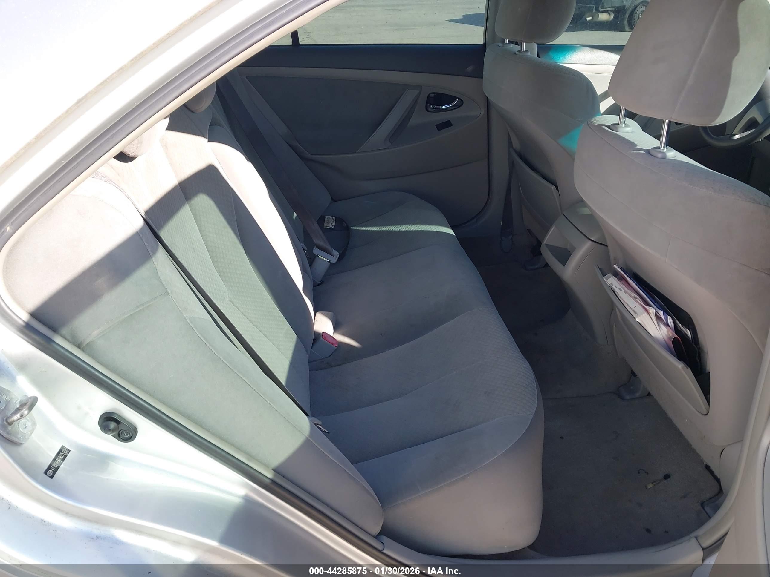 TOYOTA CAMRY image 8