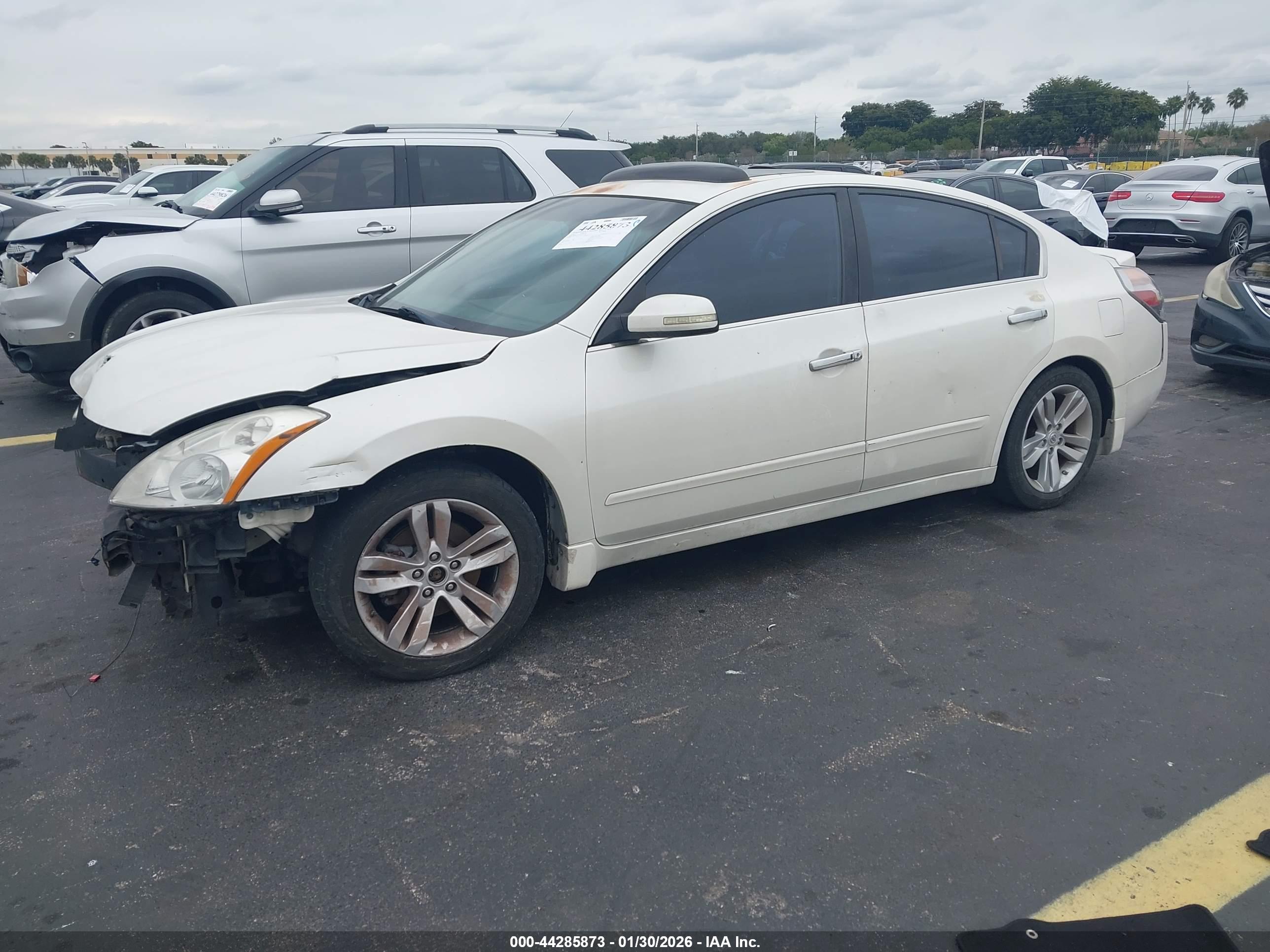 NISSAN ALTIMA image 2