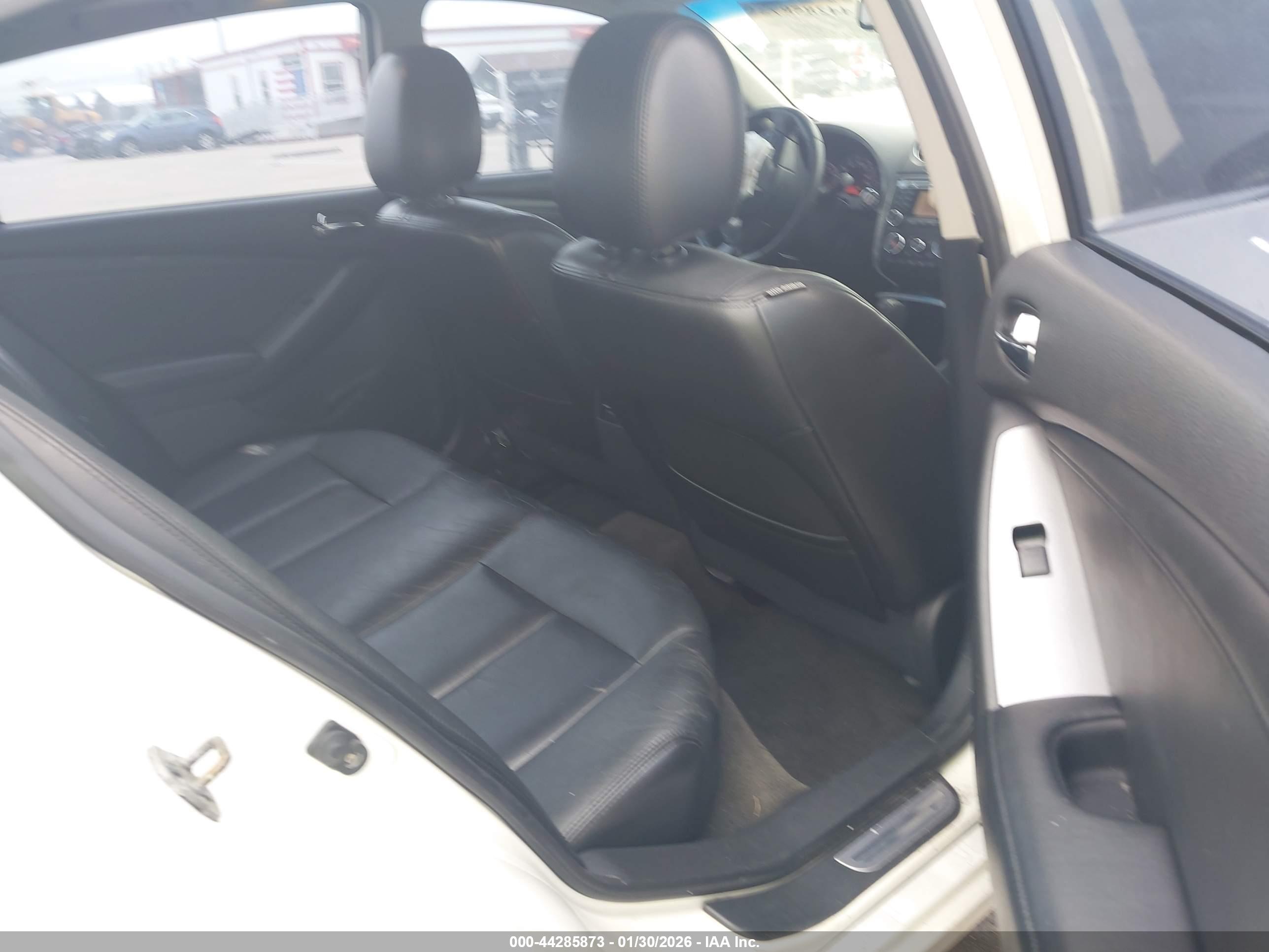 NISSAN ALTIMA image 8