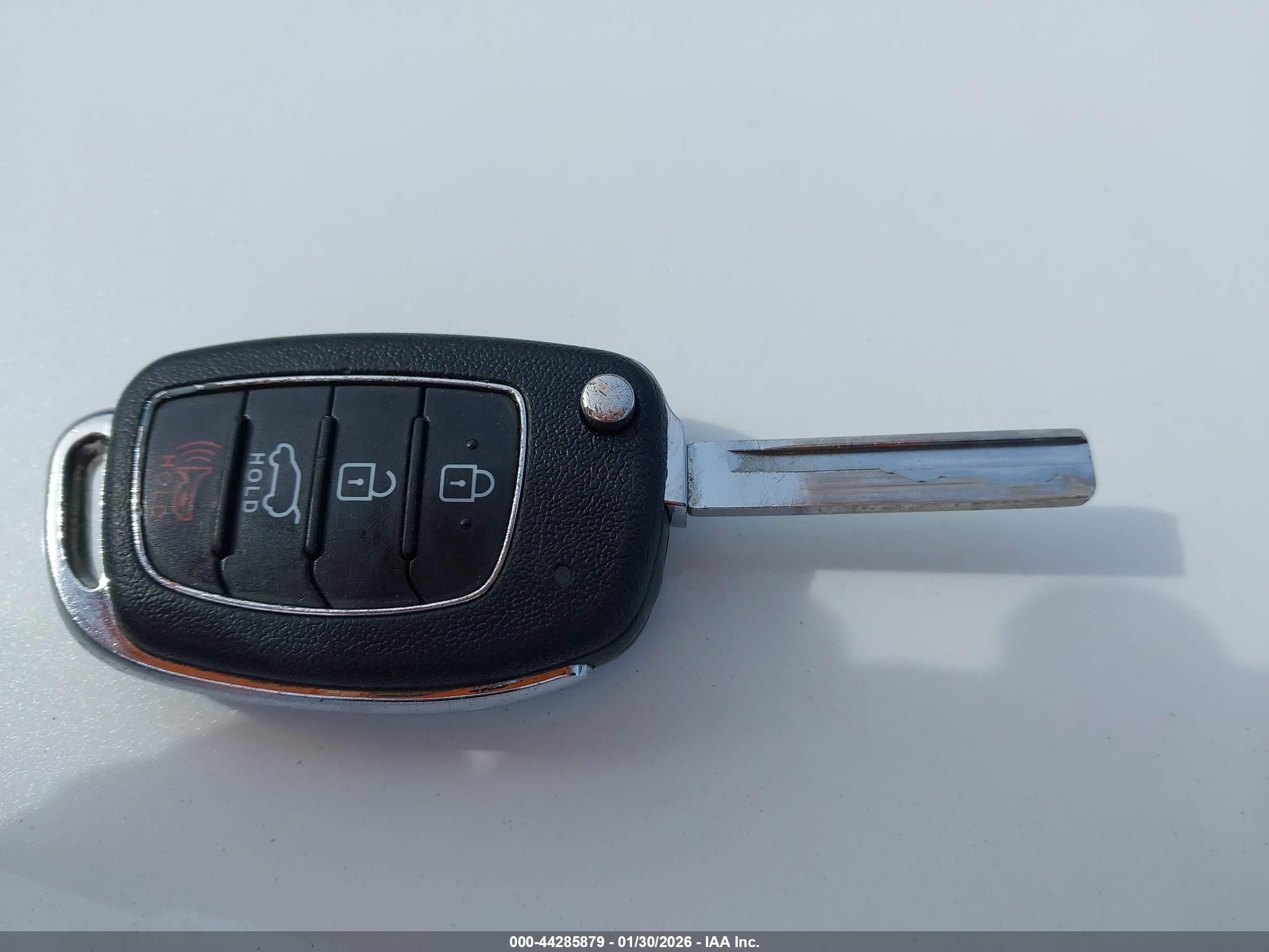 HYUNDAI SANTA image 11