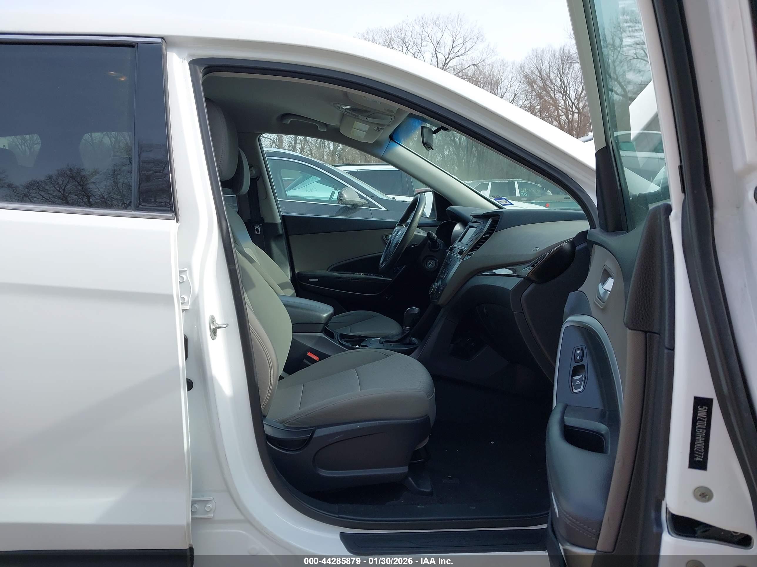 HYUNDAI SANTA image 5