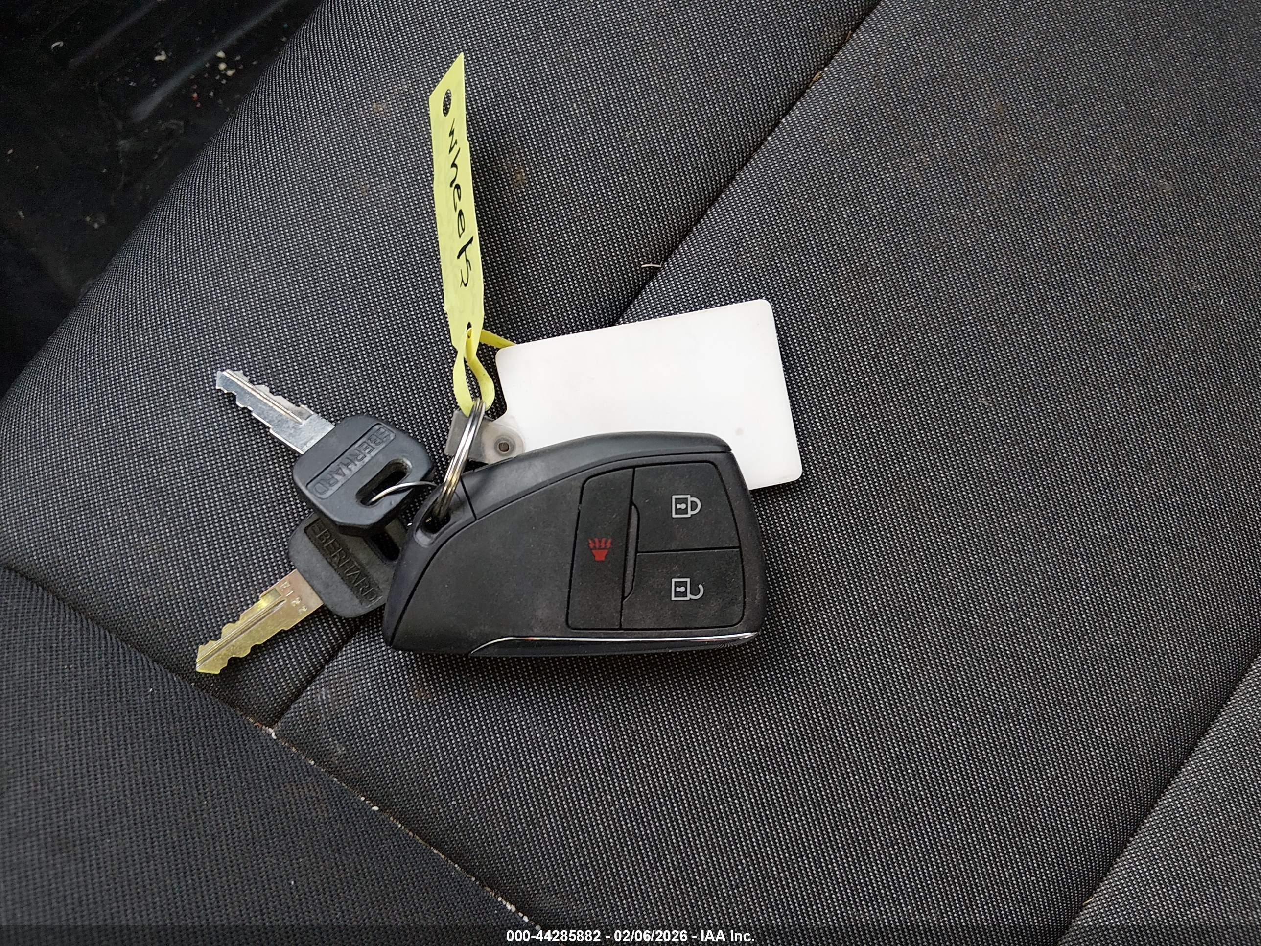 CHEVROLET COLORADO image 11