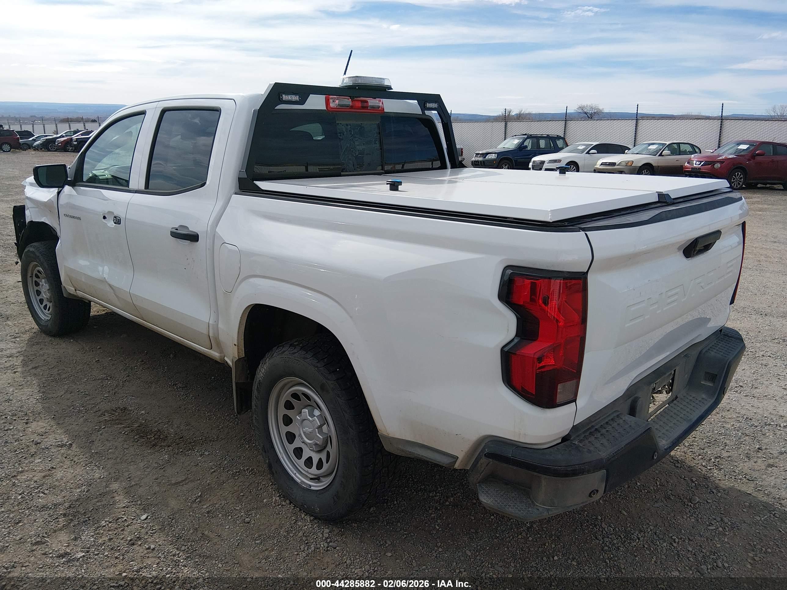 CHEVROLET COLORADO image 3