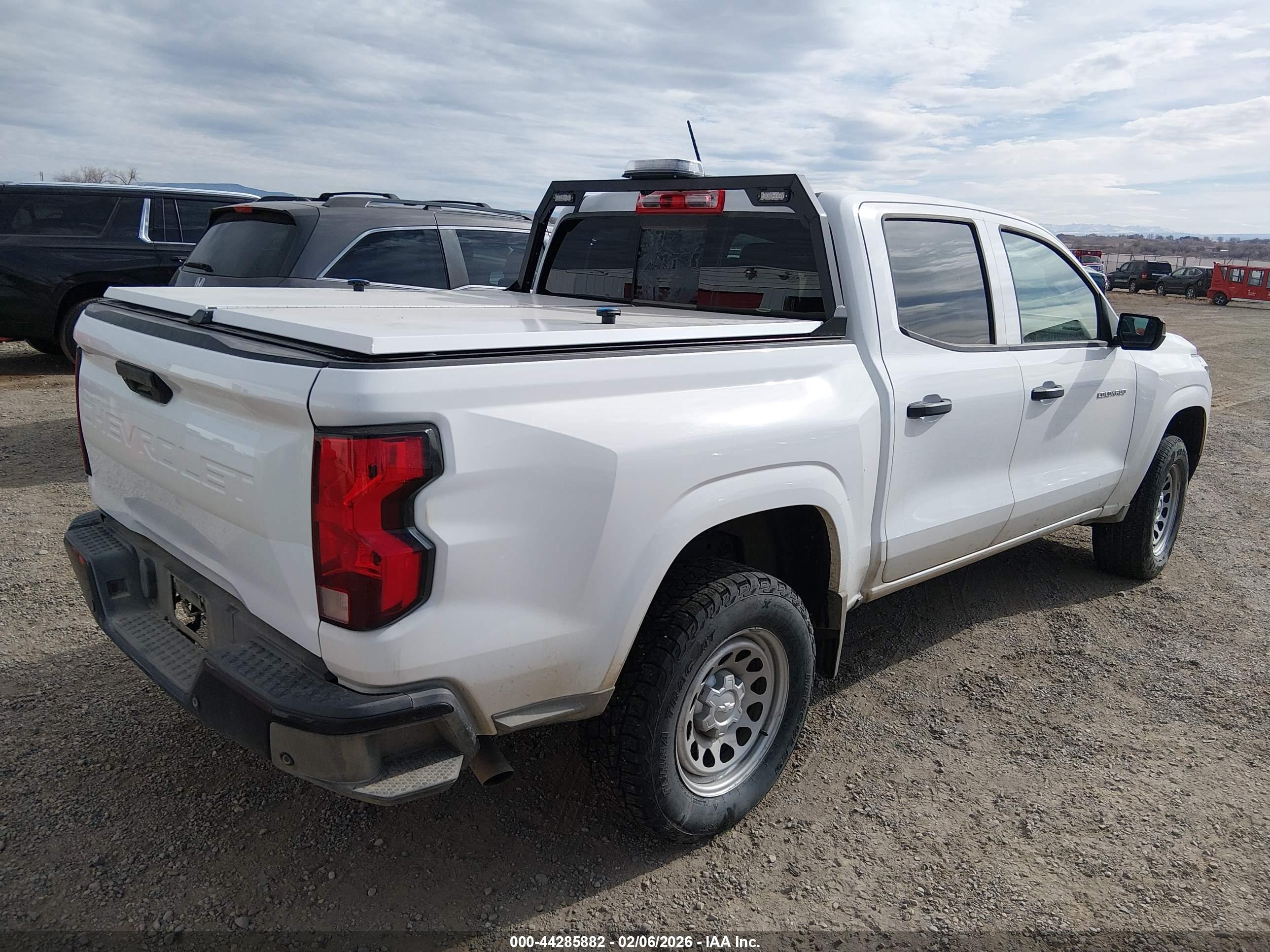 CHEVROLET COLORADO image 4
