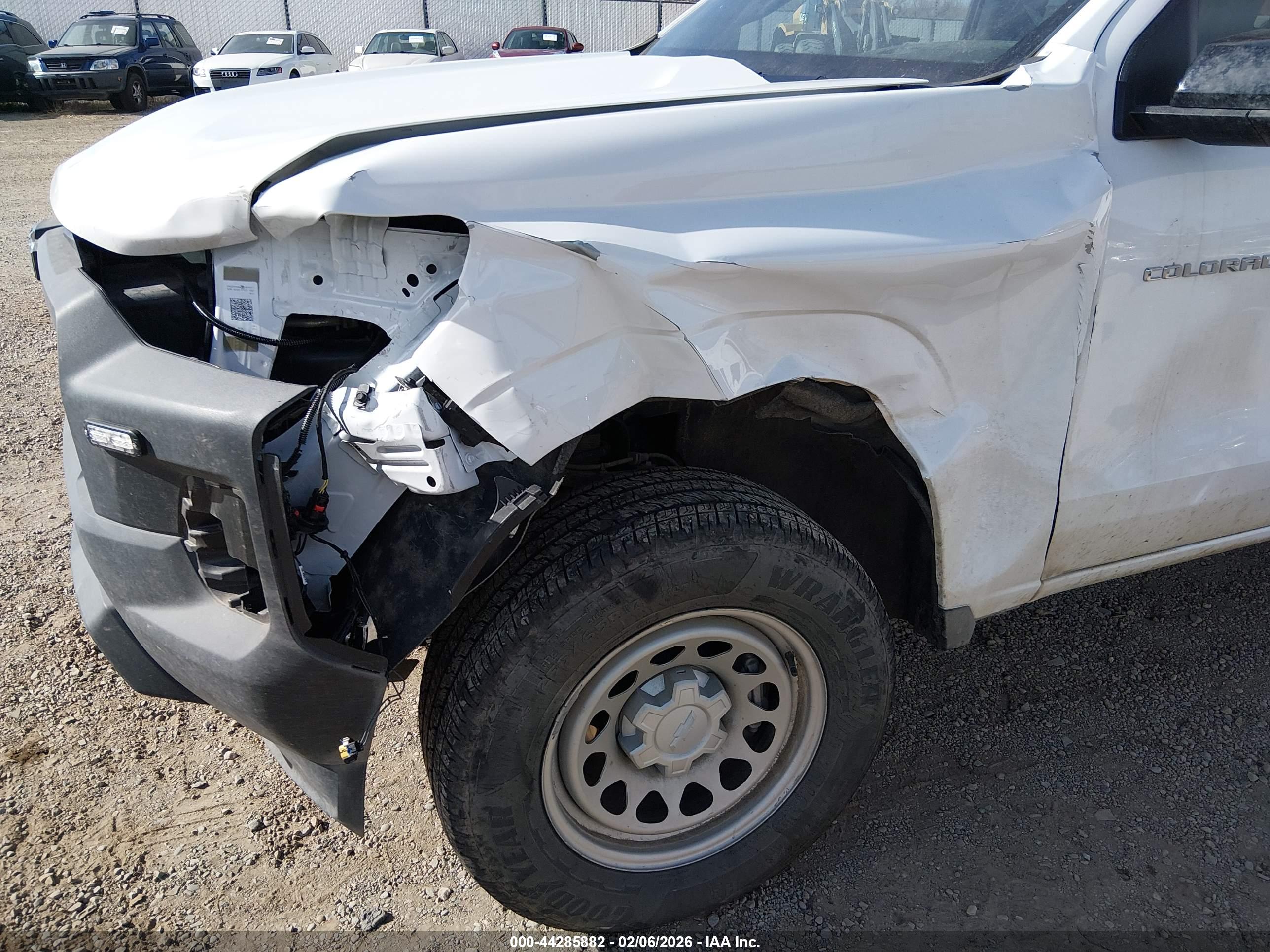 CHEVROLET COLORADO image 6