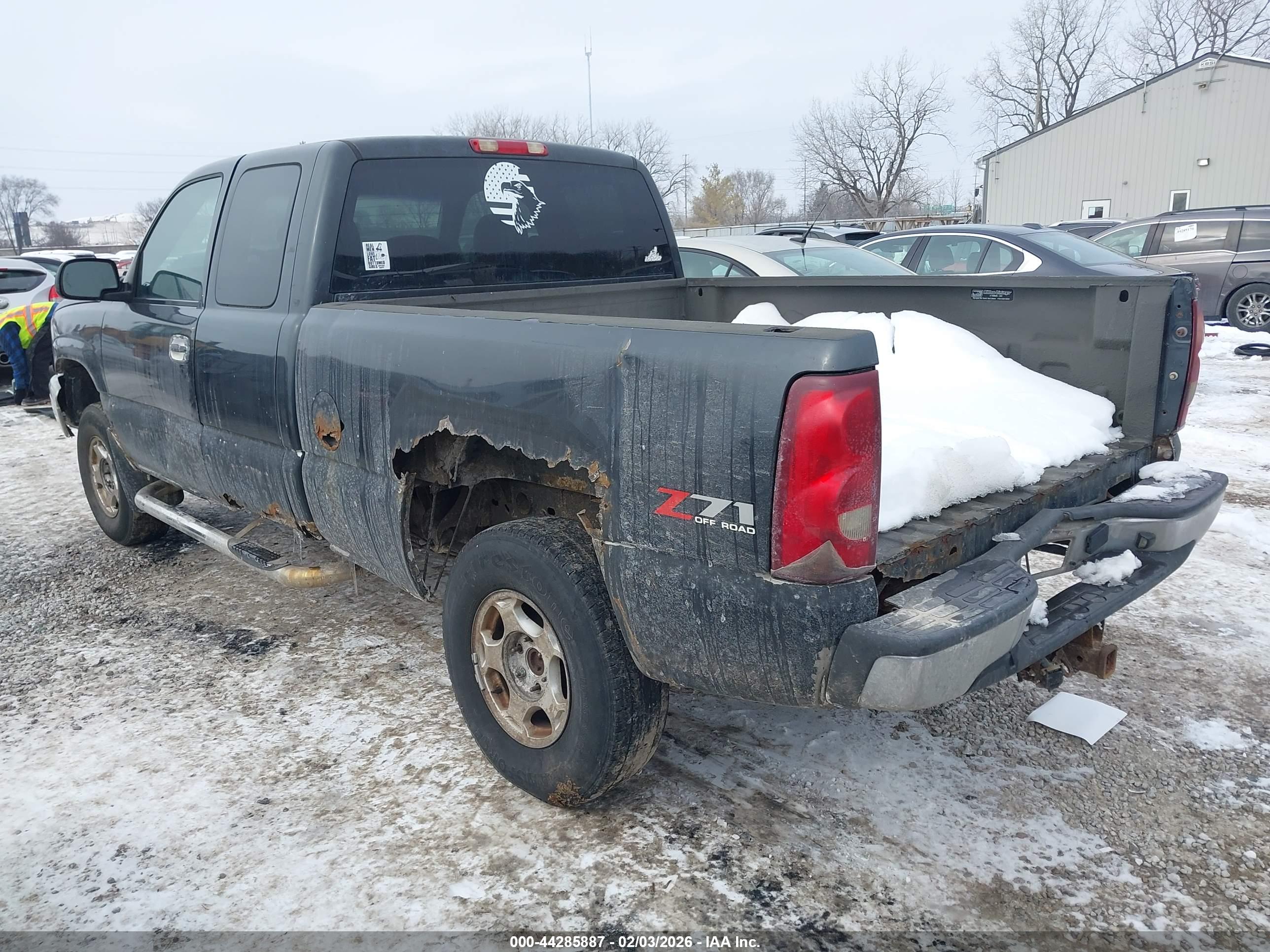 CHEVROLET SILVERADO image 3