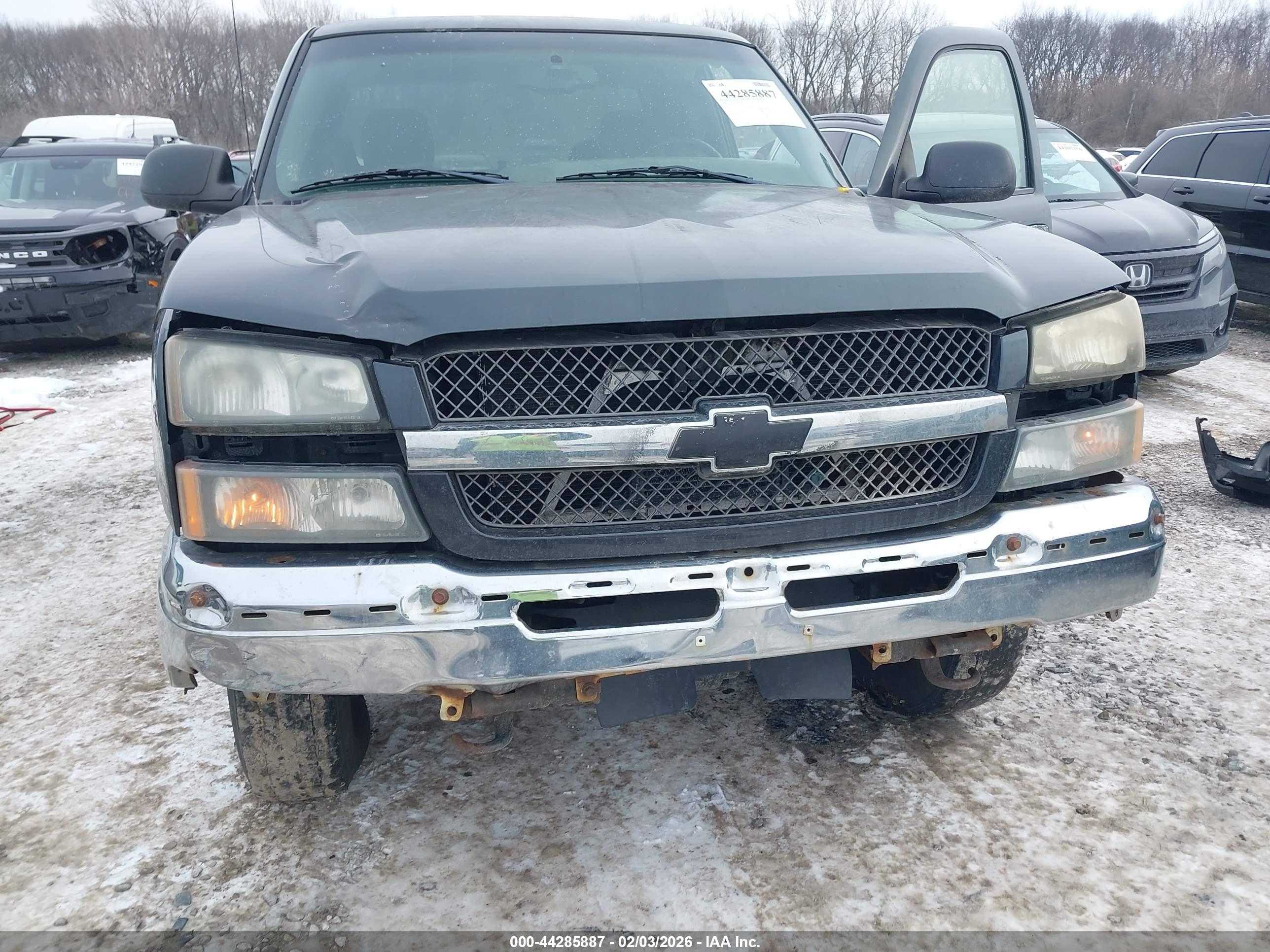 CHEVROLET SILVERADO image 6