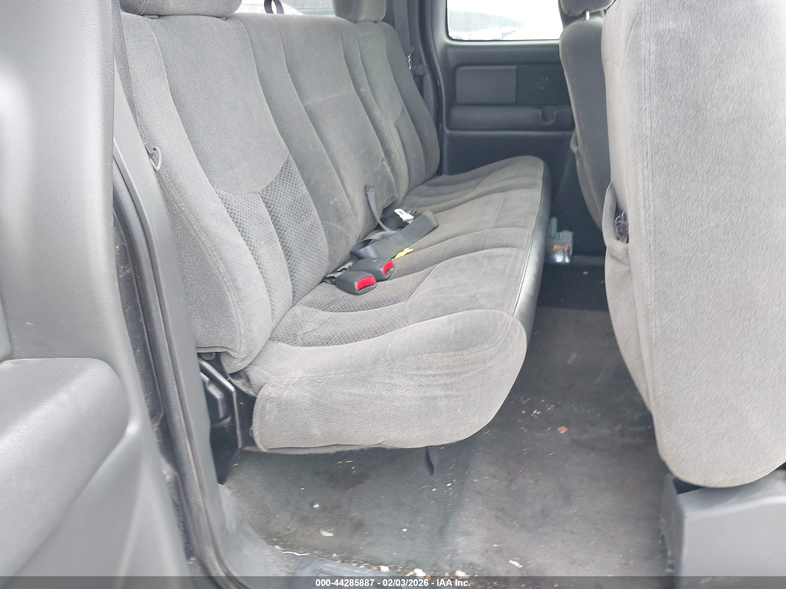 CHEVROLET SILVERADO image 8