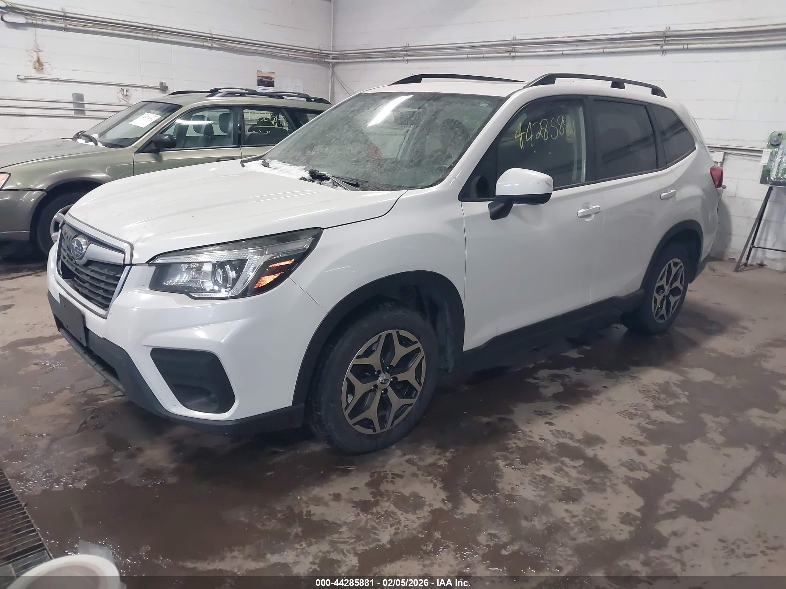 SUBARU FORESTER image 2