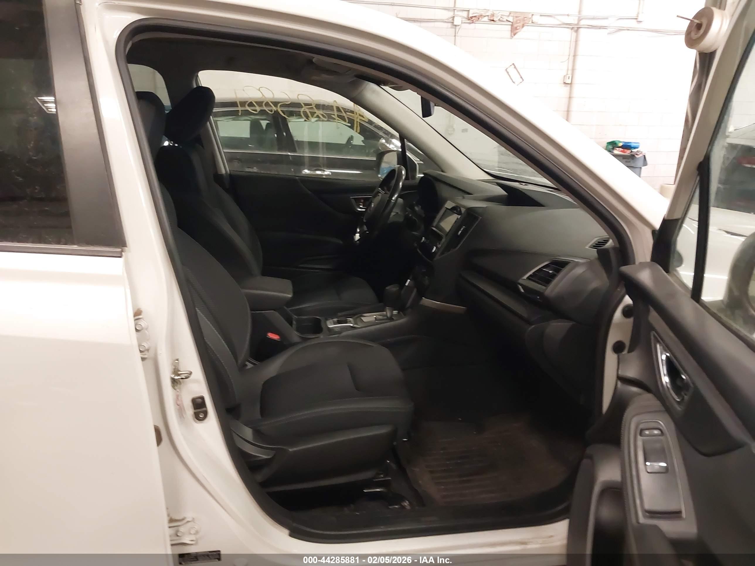 SUBARU FORESTER image 5