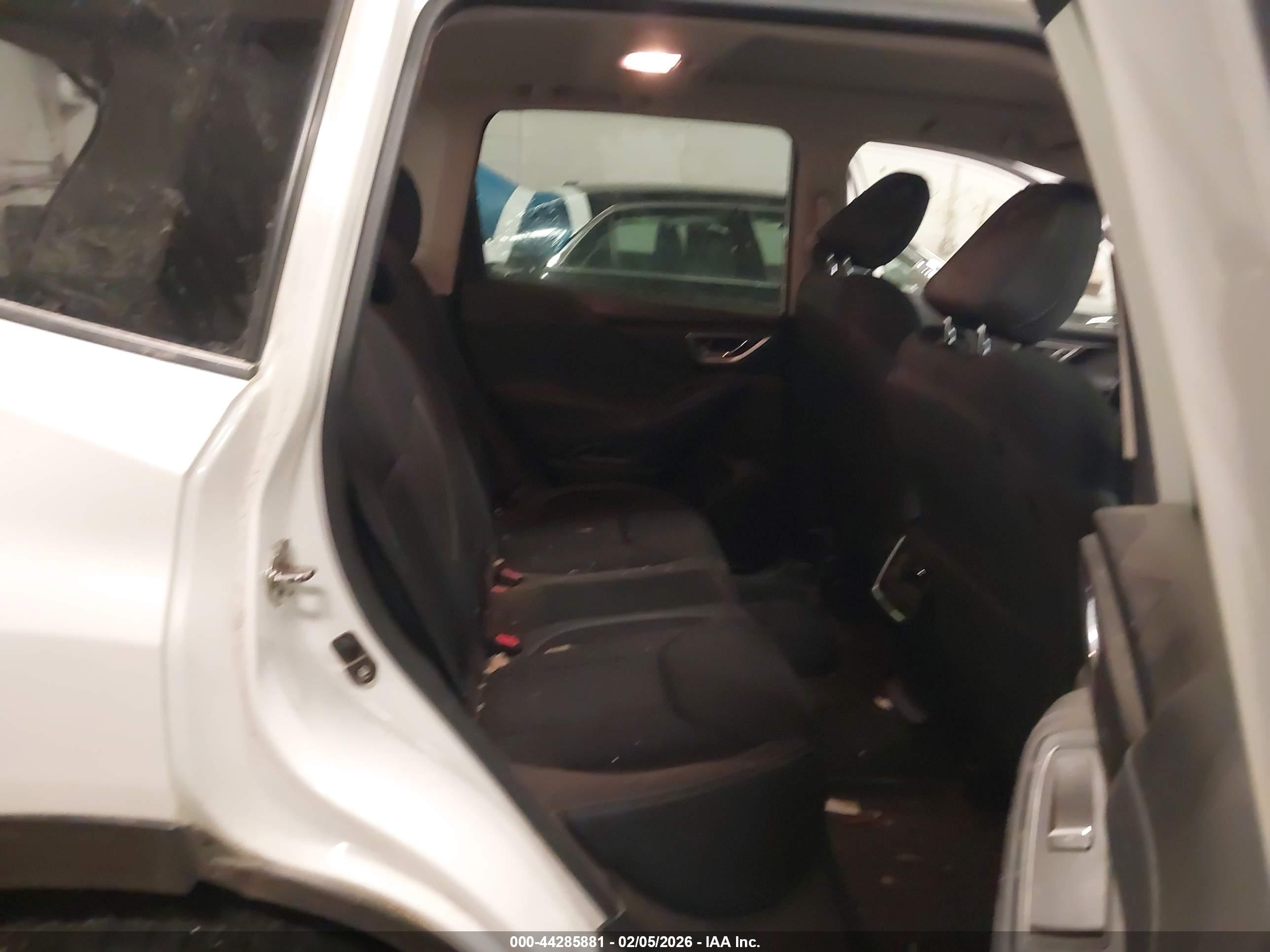 SUBARU FORESTER image 8