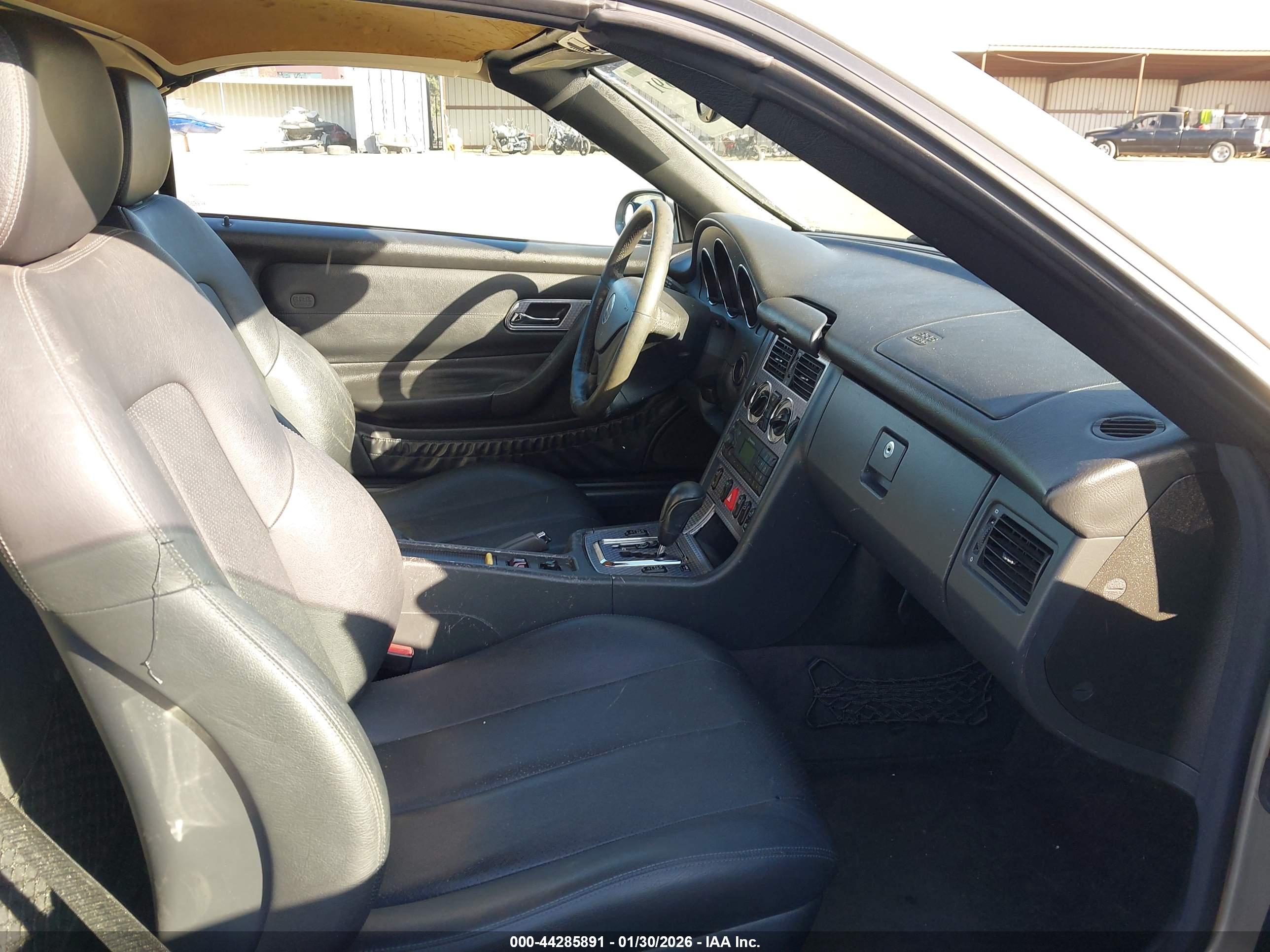 MERCEDES-BENZ SLK image 5