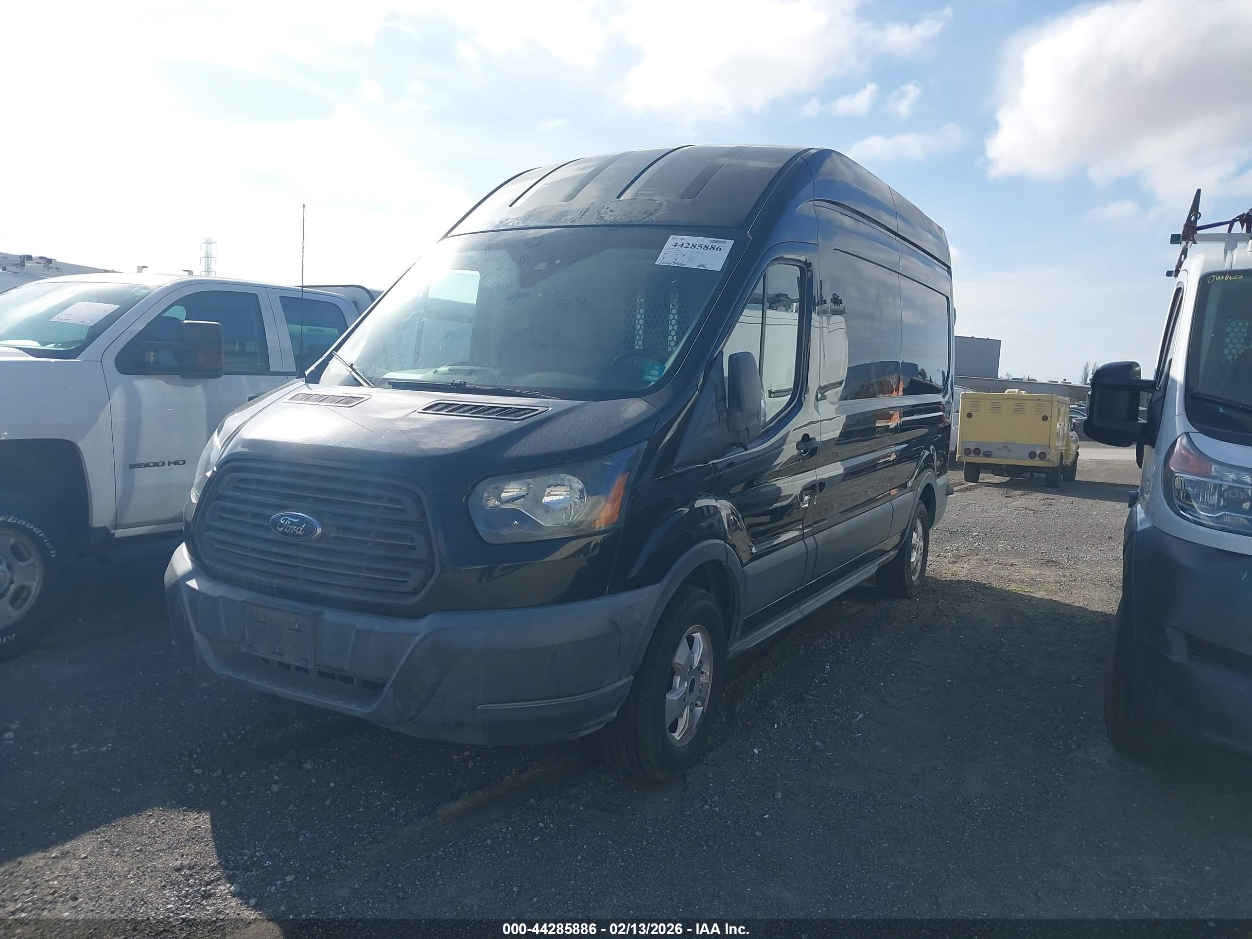 FORD TRANSIT-250 image 2