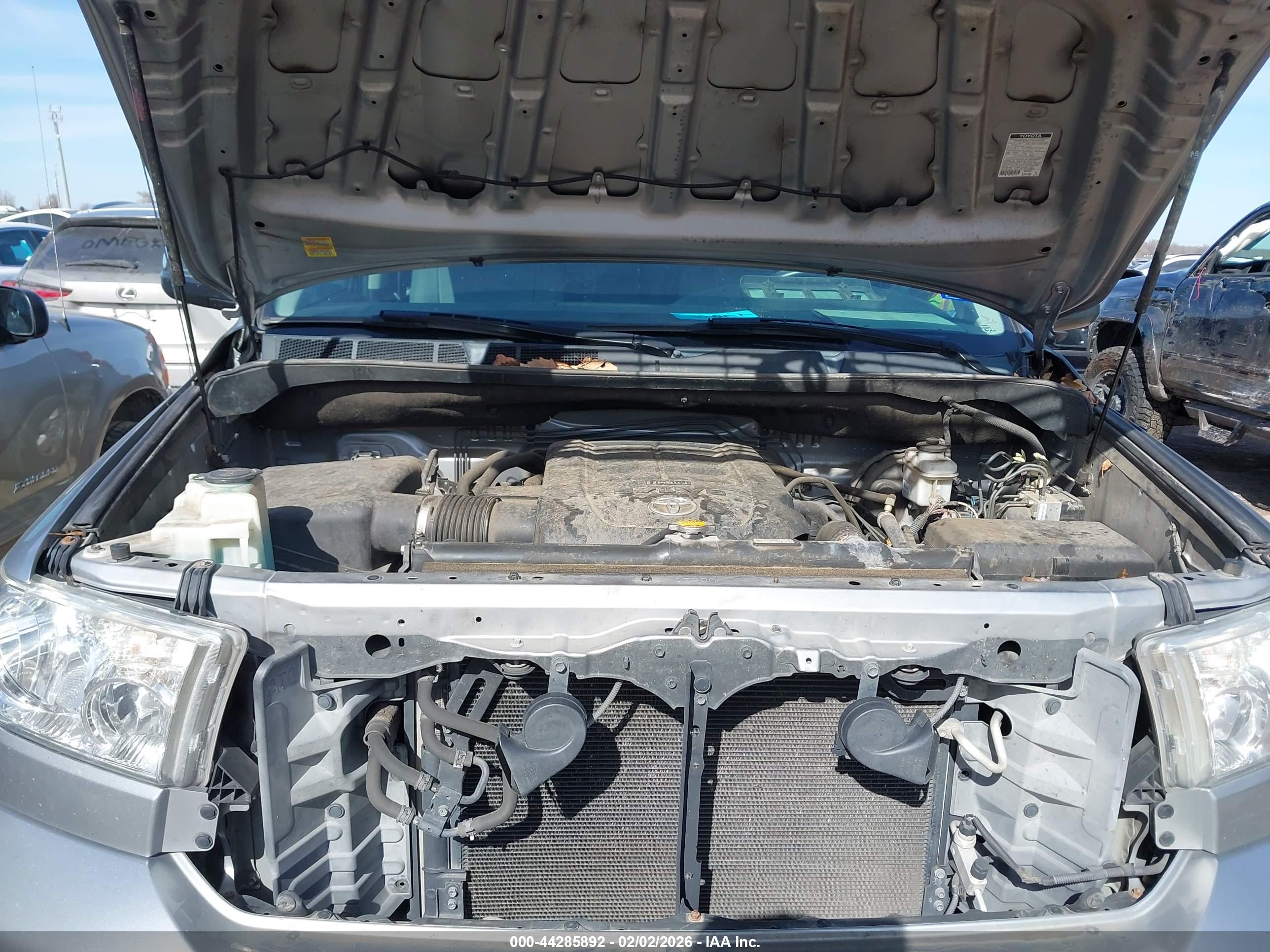 TOYOTA TUNDRA image 10
