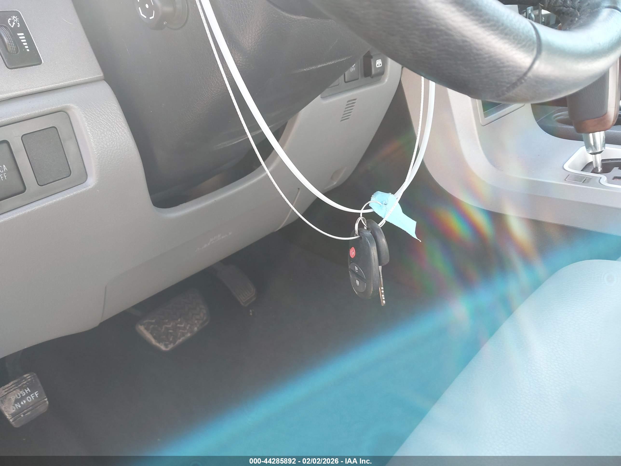 TOYOTA TUNDRA image 11