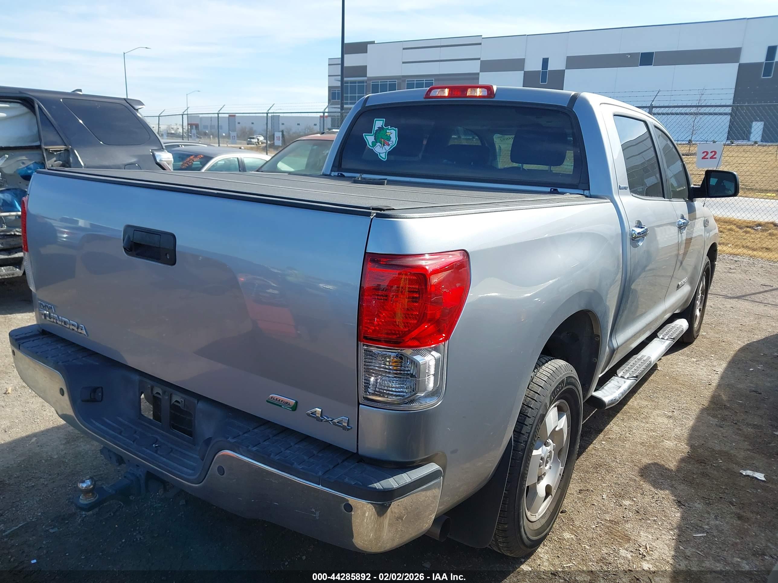 TOYOTA TUNDRA image 4