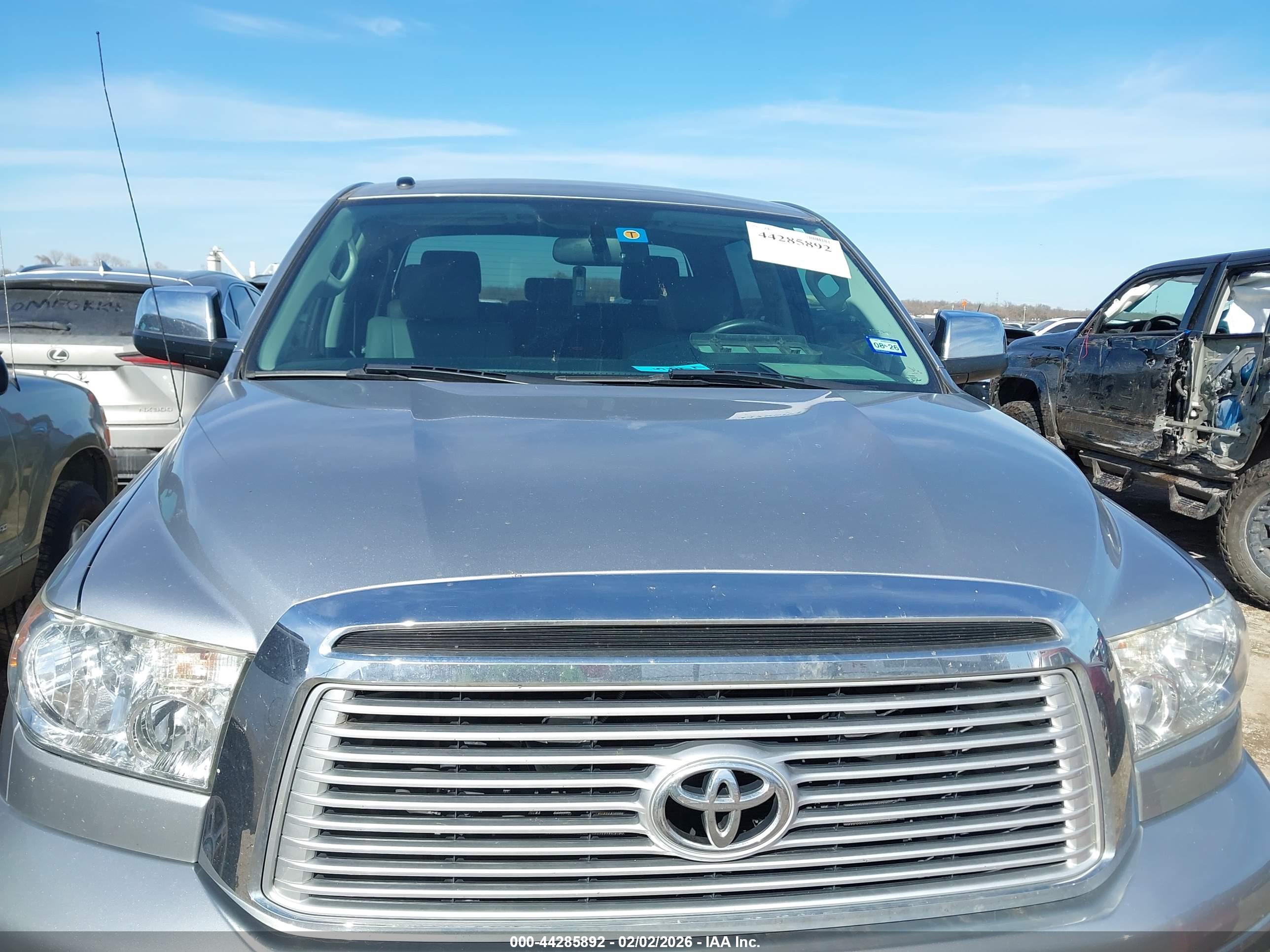 TOYOTA TUNDRA image 6