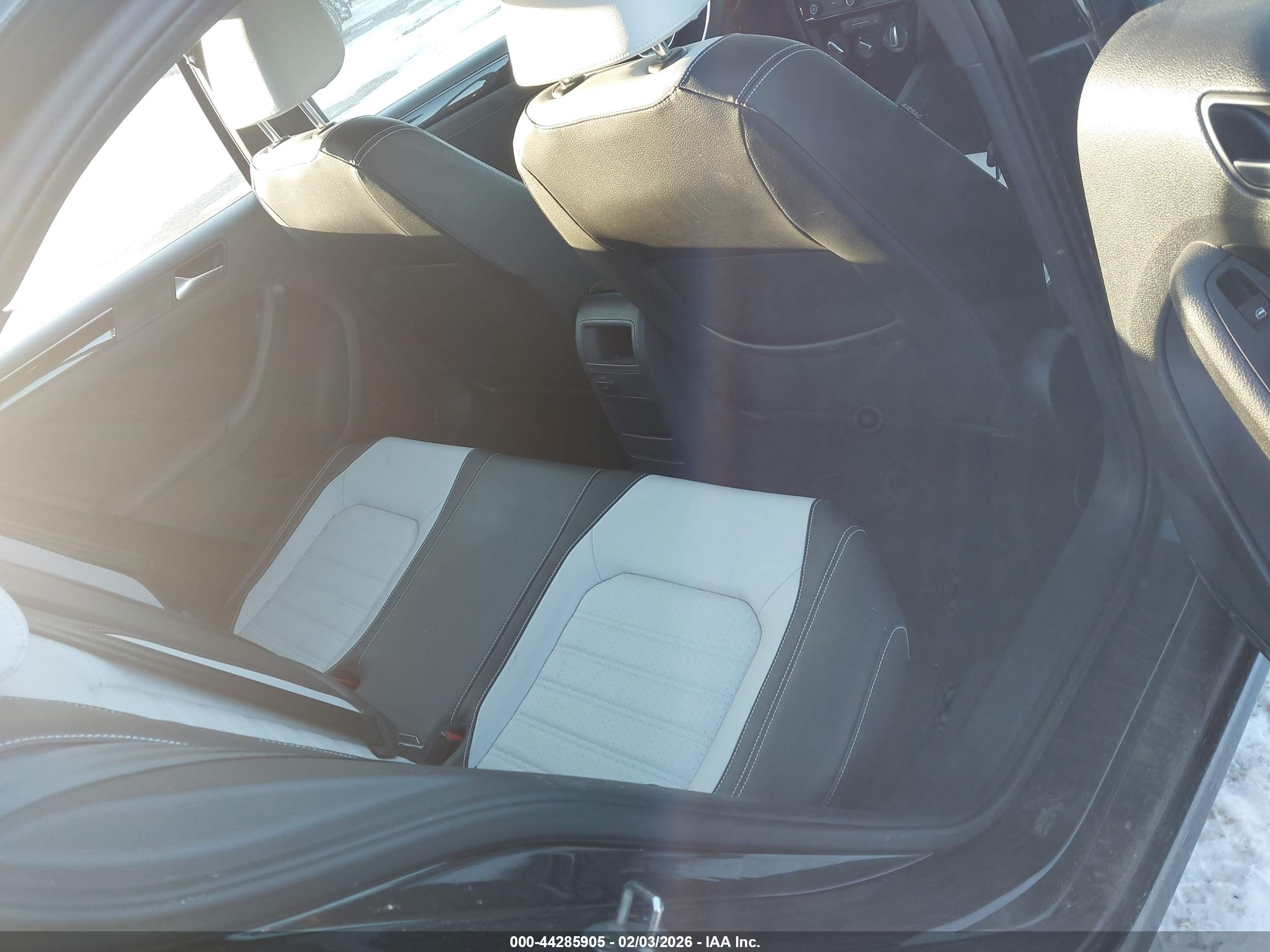 VOLKSWAGEN JETTA image 8