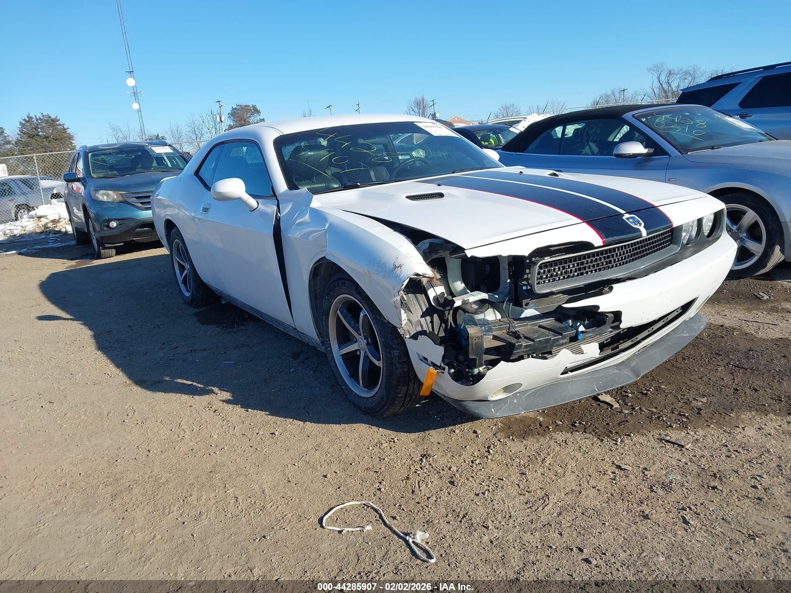 DODGE CHALLENGER image 6
