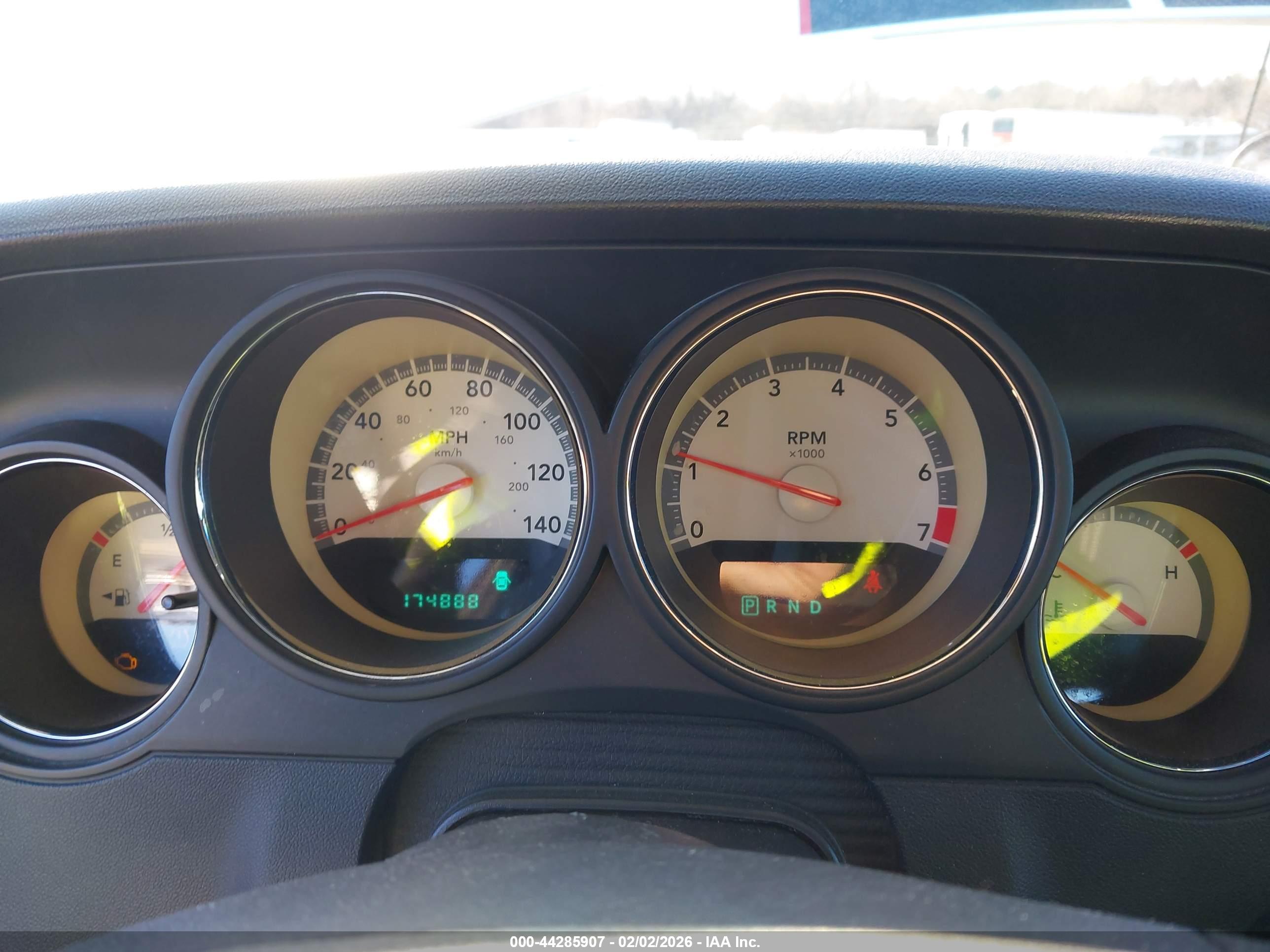 DODGE CHALLENGER image 7