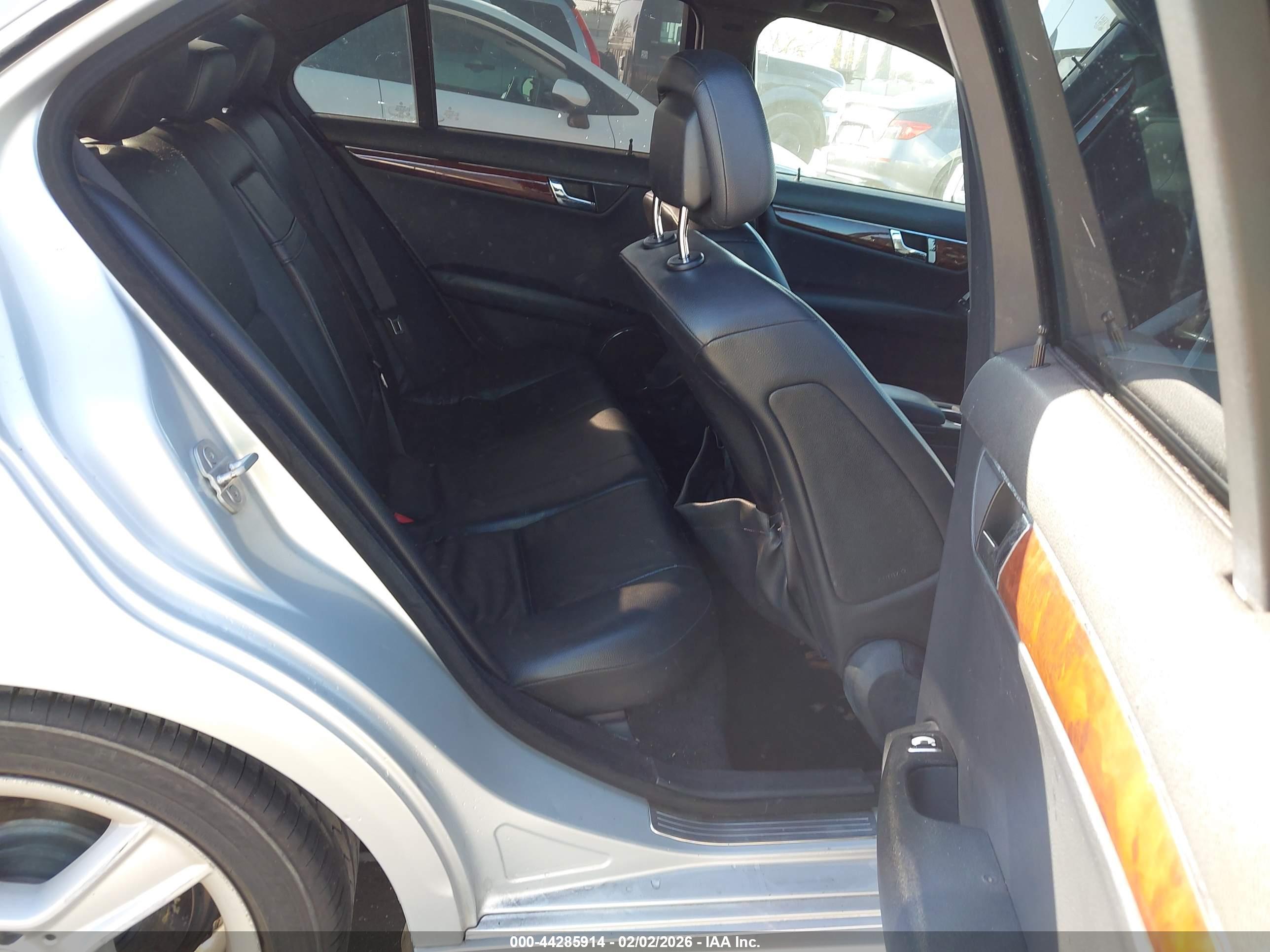 MERCEDES-BENZ C image 8