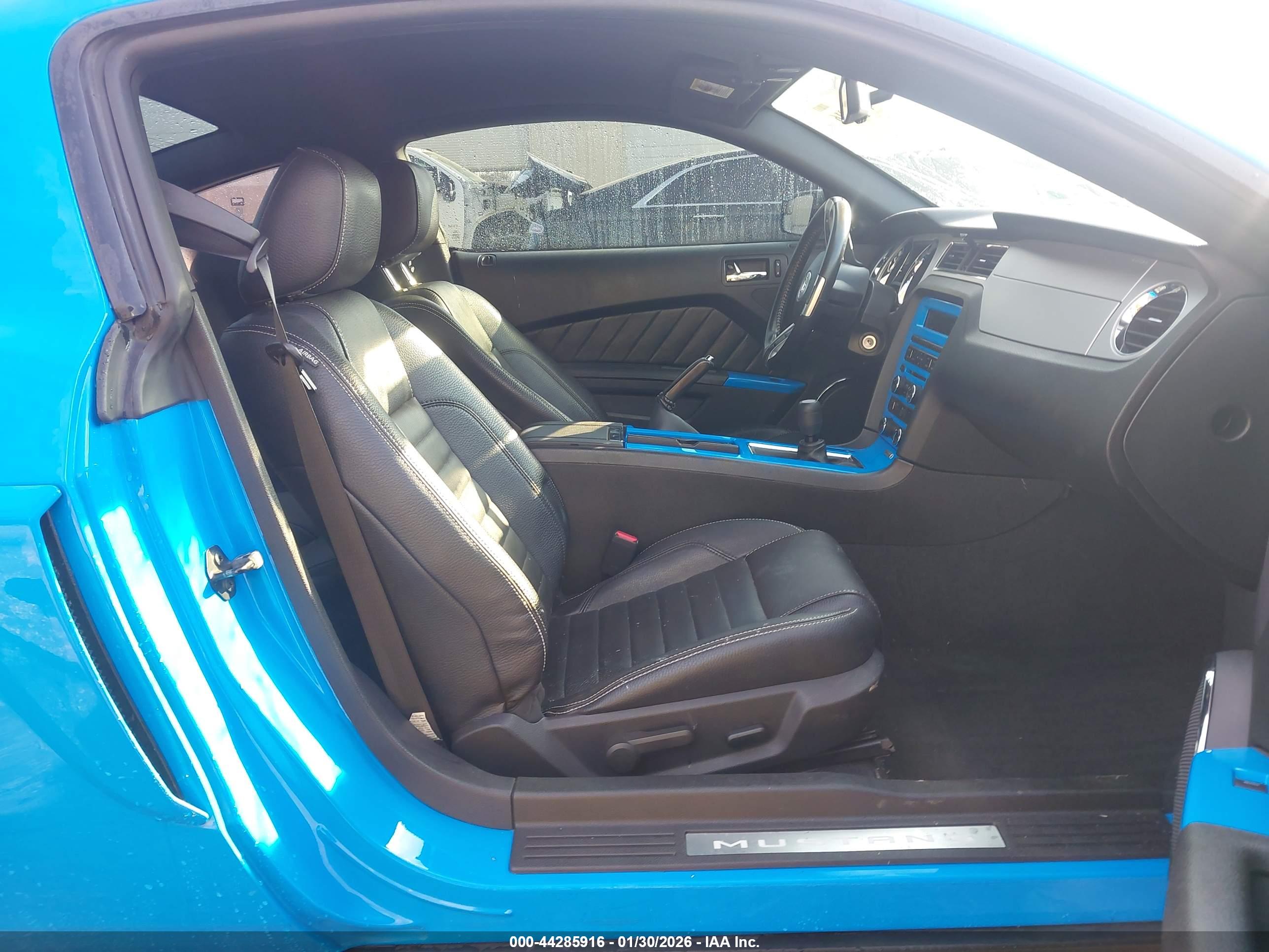 FORD MUSTANG image 5