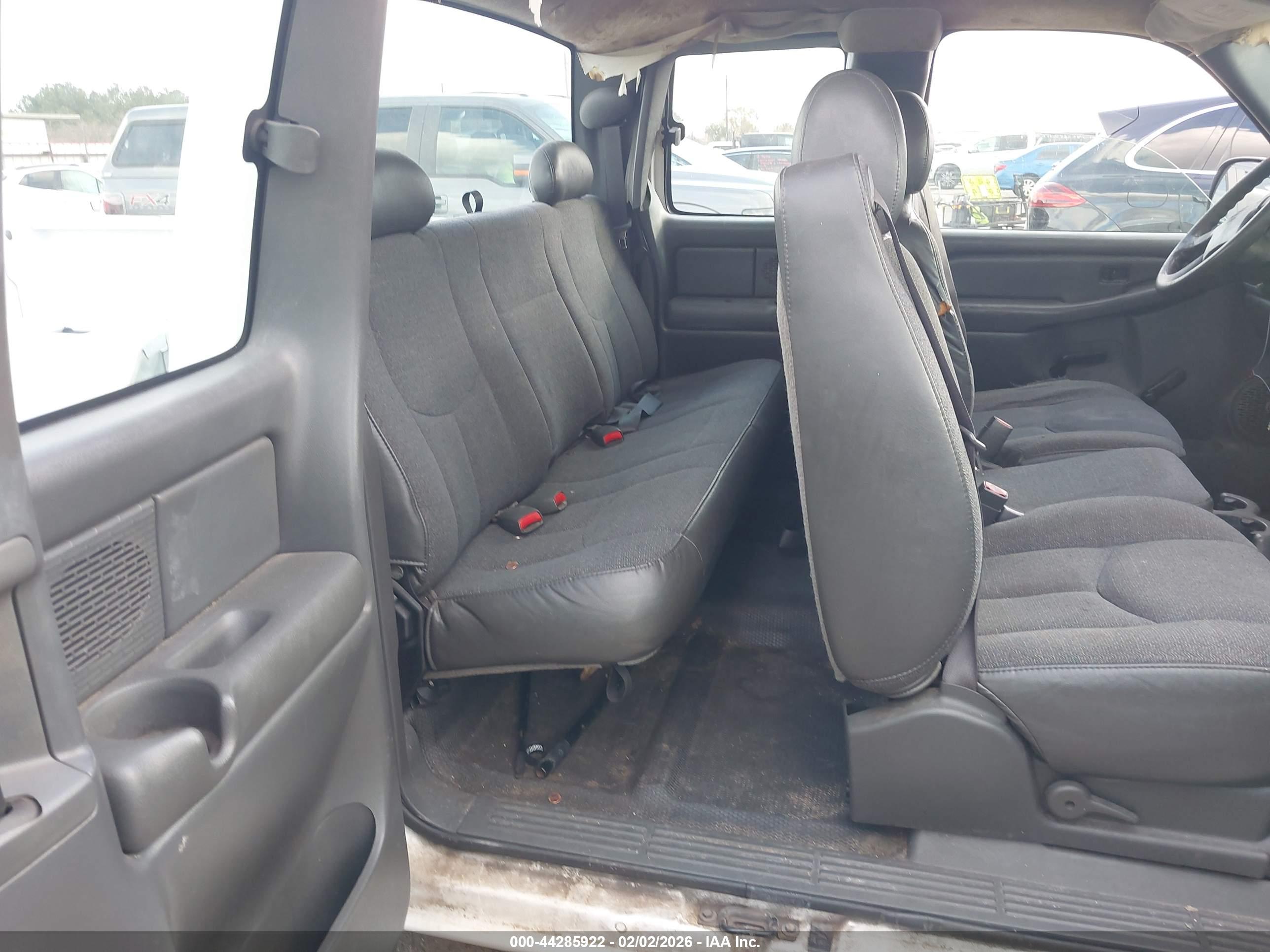CHEVROLET SILVERADO image 8